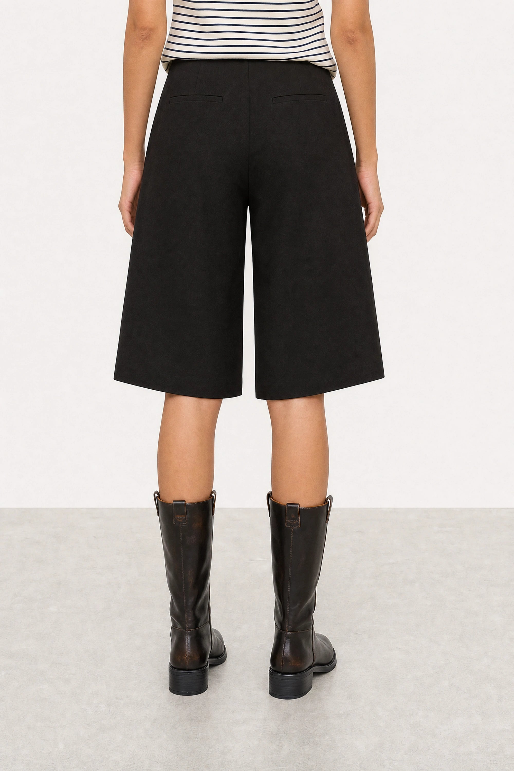 Black smart pleated tailored shorts_4