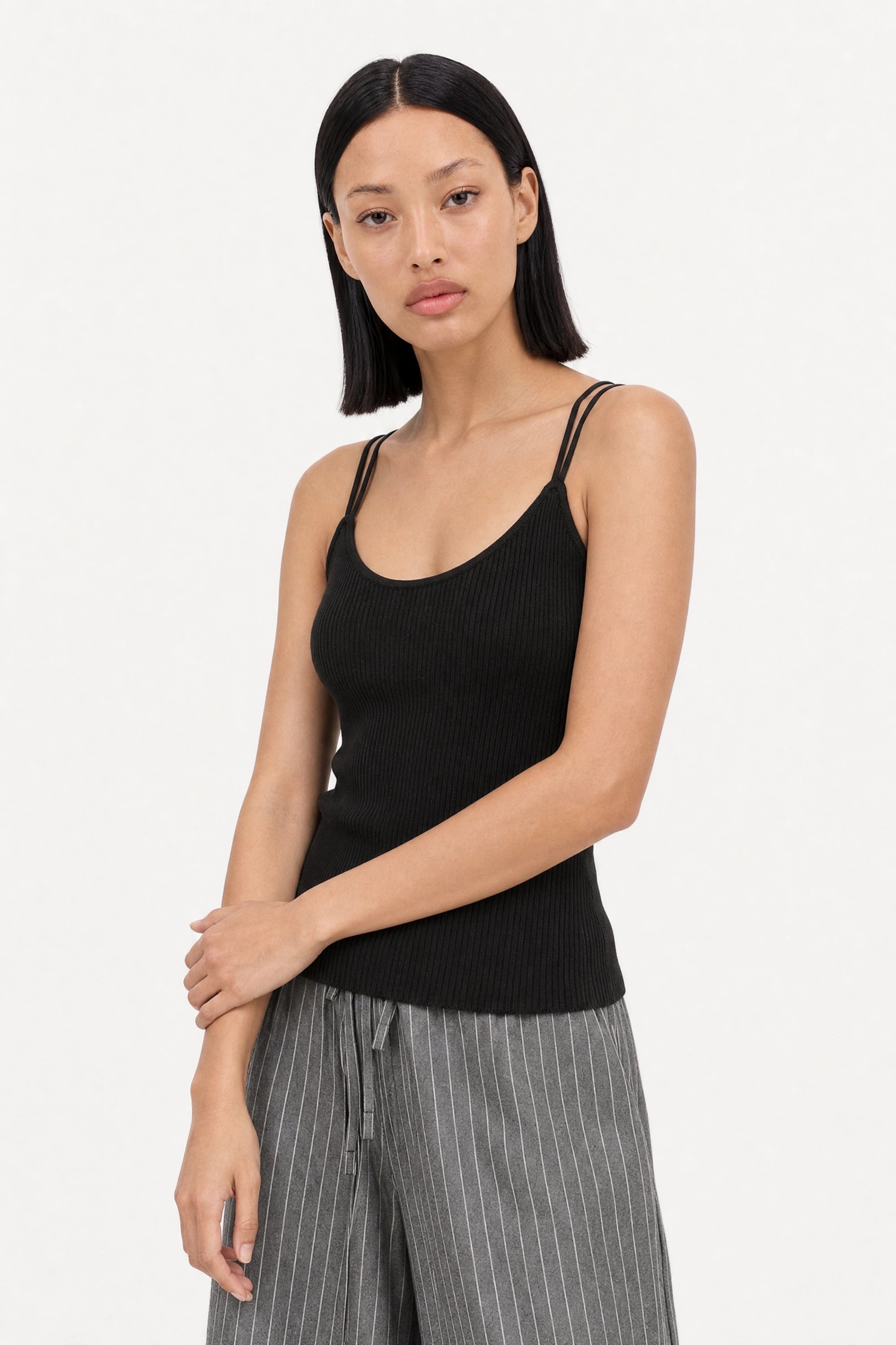 Black thin ribbed strappy knit tank_3