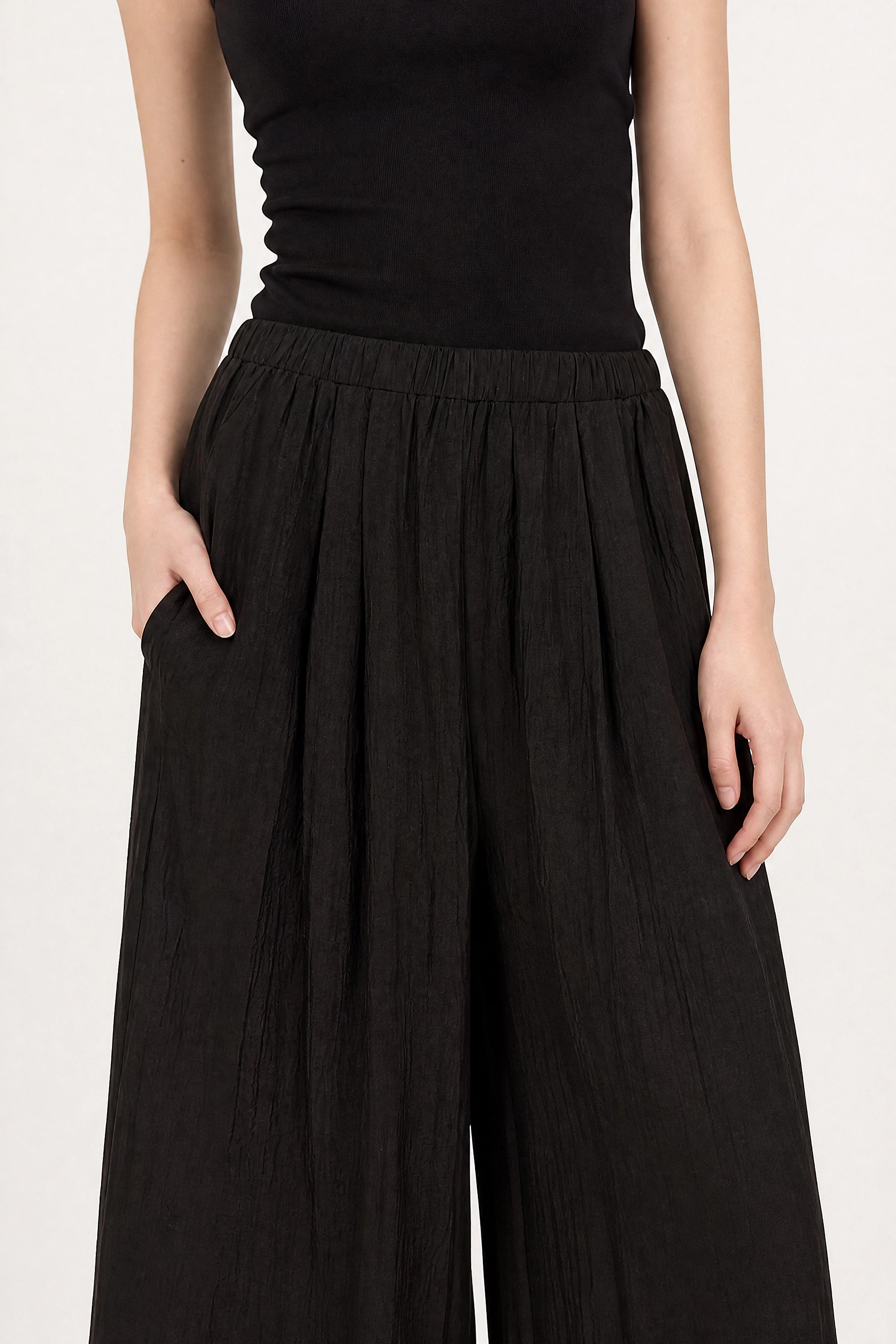 Black wide leg floaty trousers_4