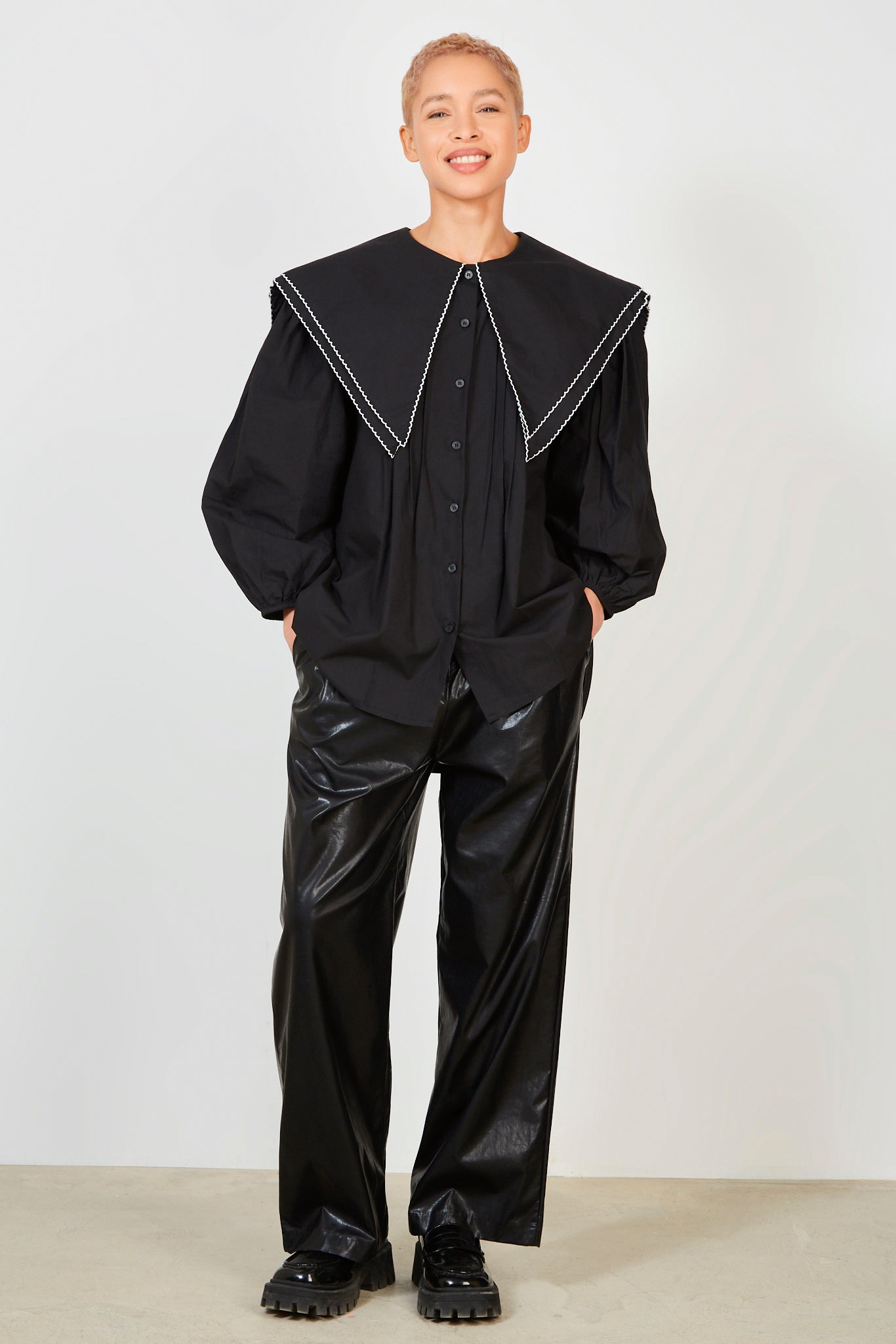 Black and ivory trim double giant collar blouse_4