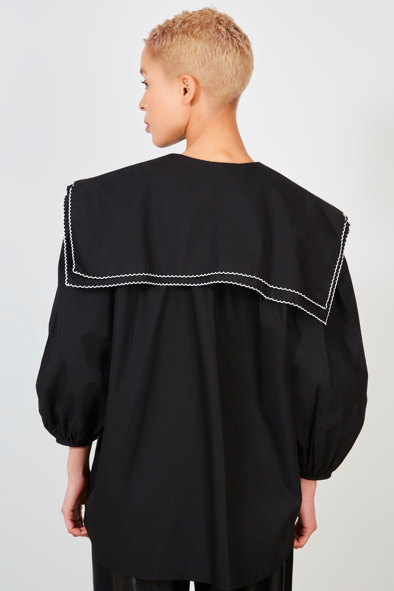 Black and ivory trim double giant collar blouse_2