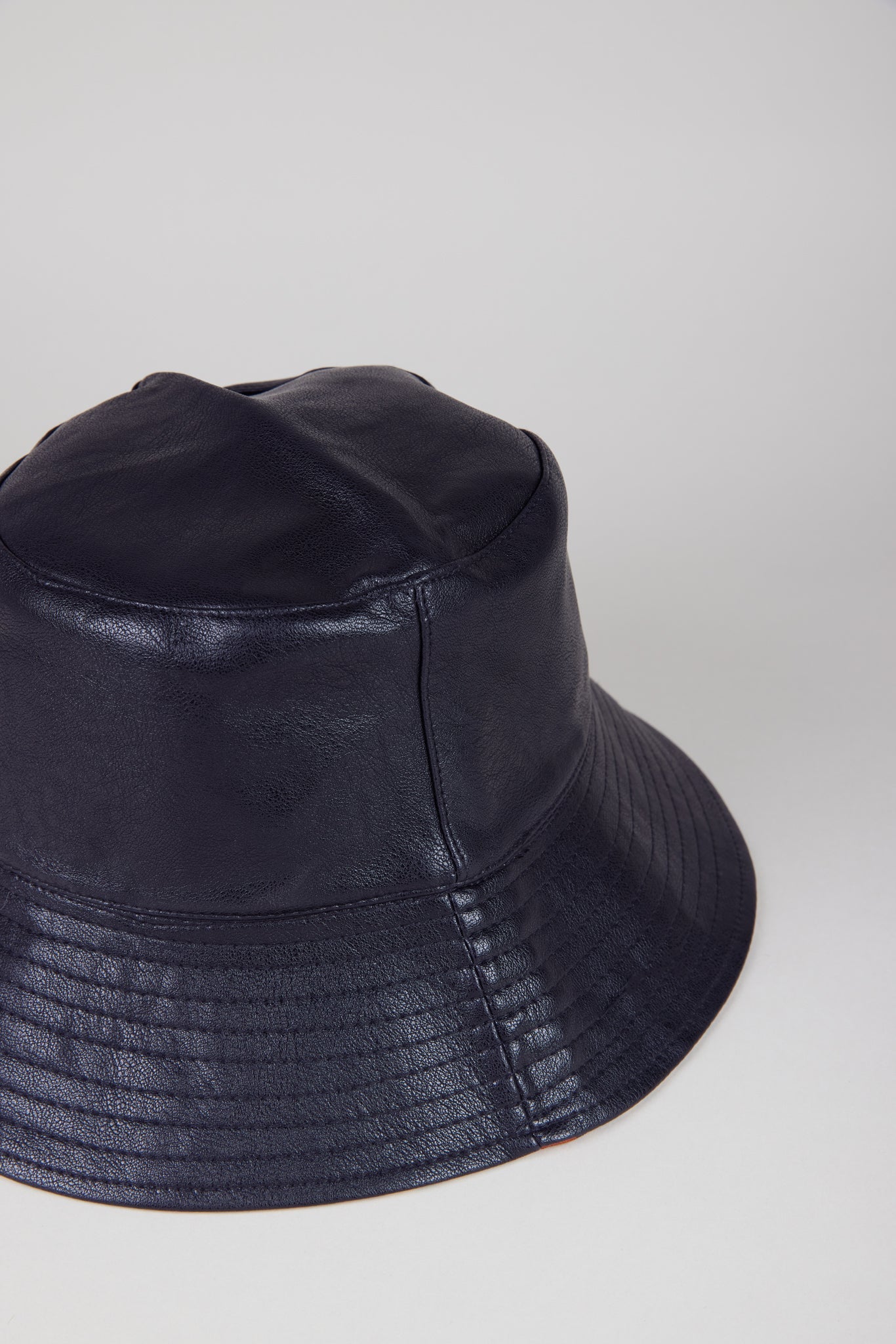Black and leopard print reversible bucket hat_2