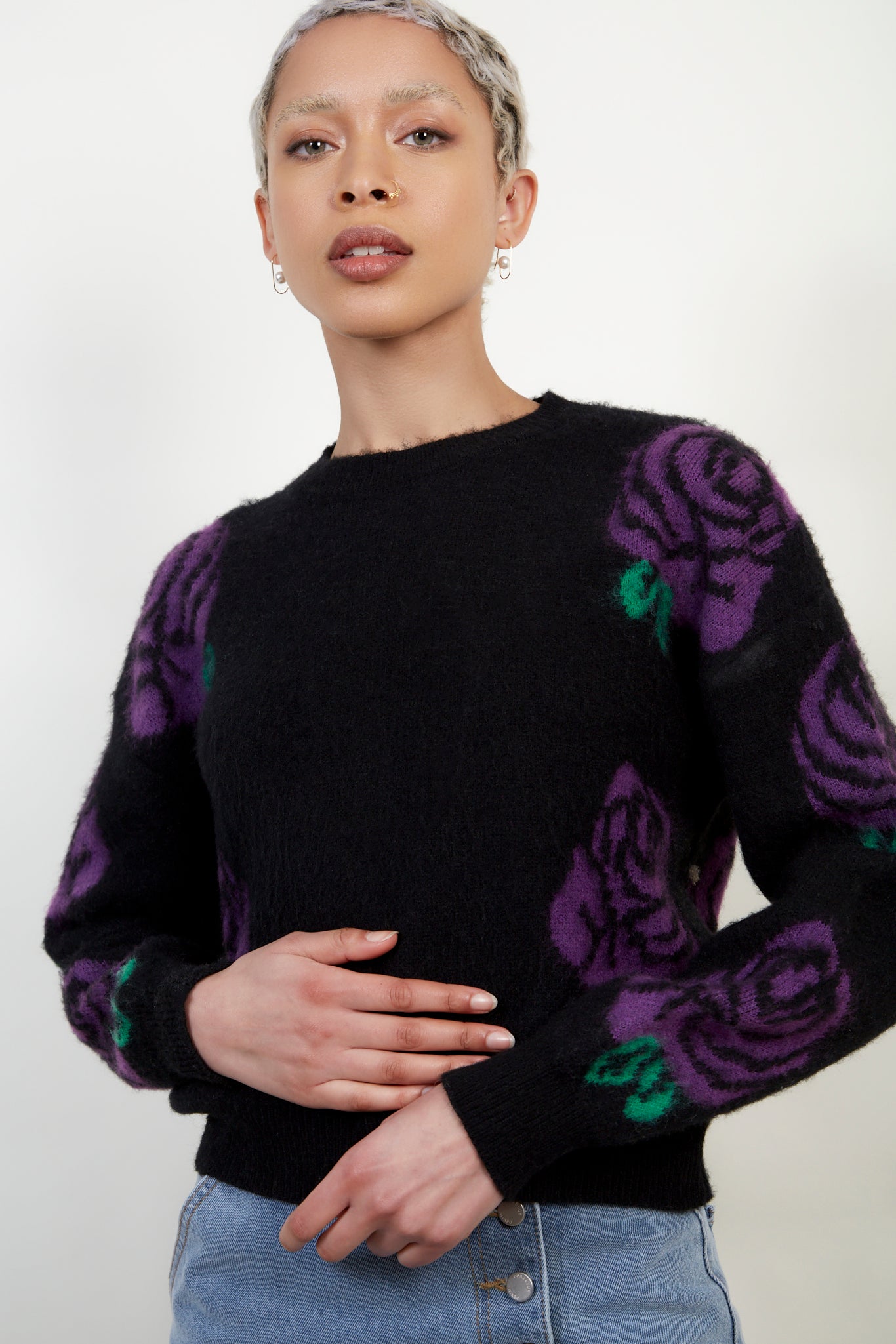 Black and purple intarsia rose jumper_3