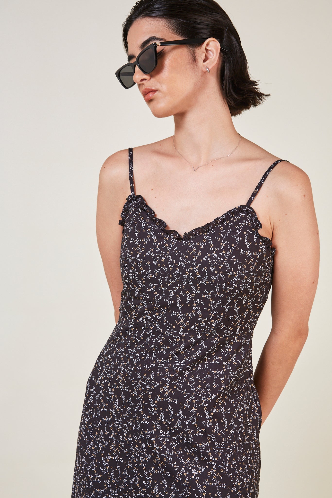 Black and white floral print ruffle trim dress_3