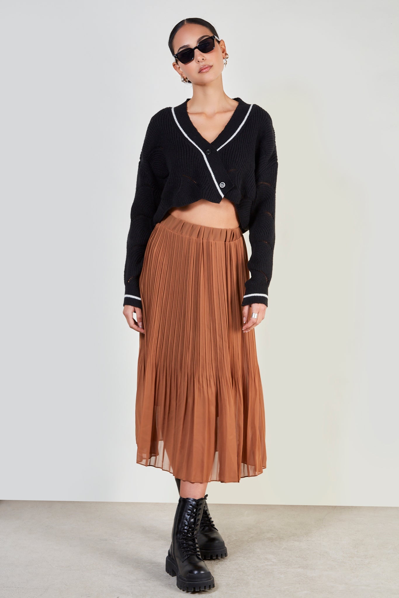 Black and white trim textured cardigan_2