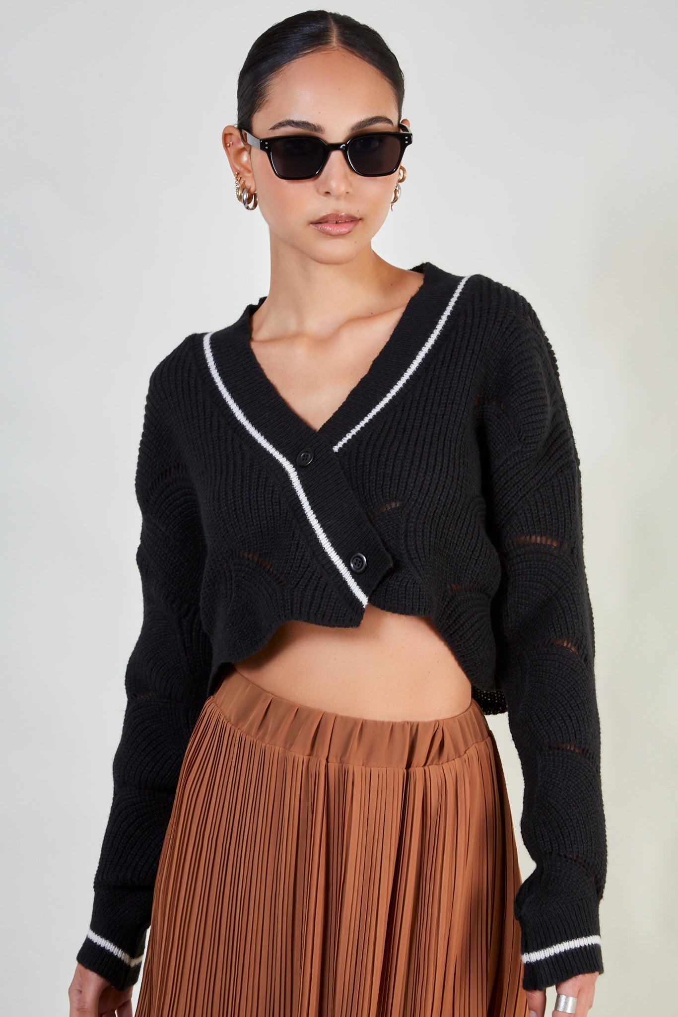 Black and white trim textured cardigan_1