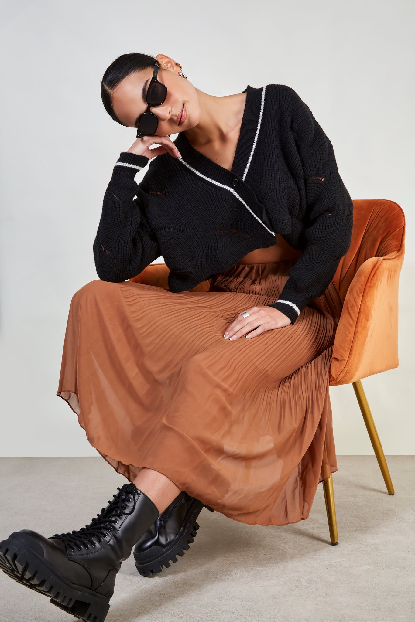 Black and white trim textured cardigan_5