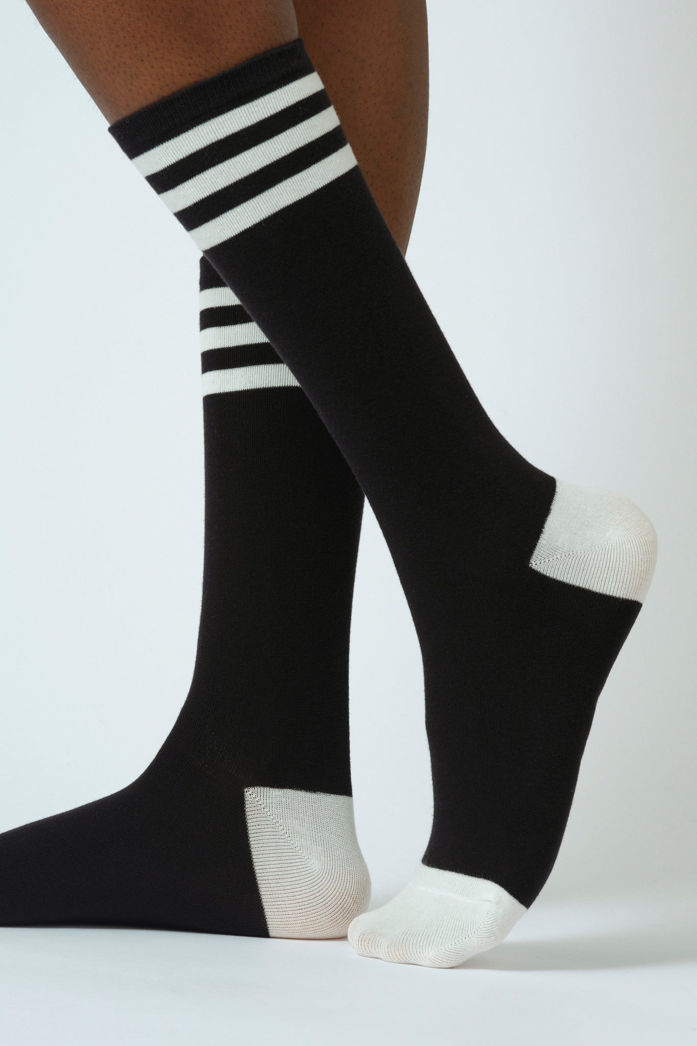 Black and white varsity striped socks_1