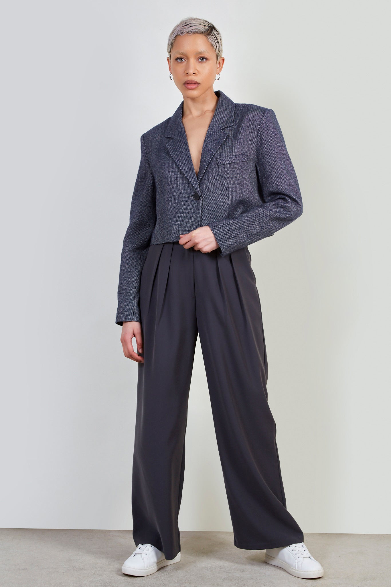 Black and white wool blend short blazer_2