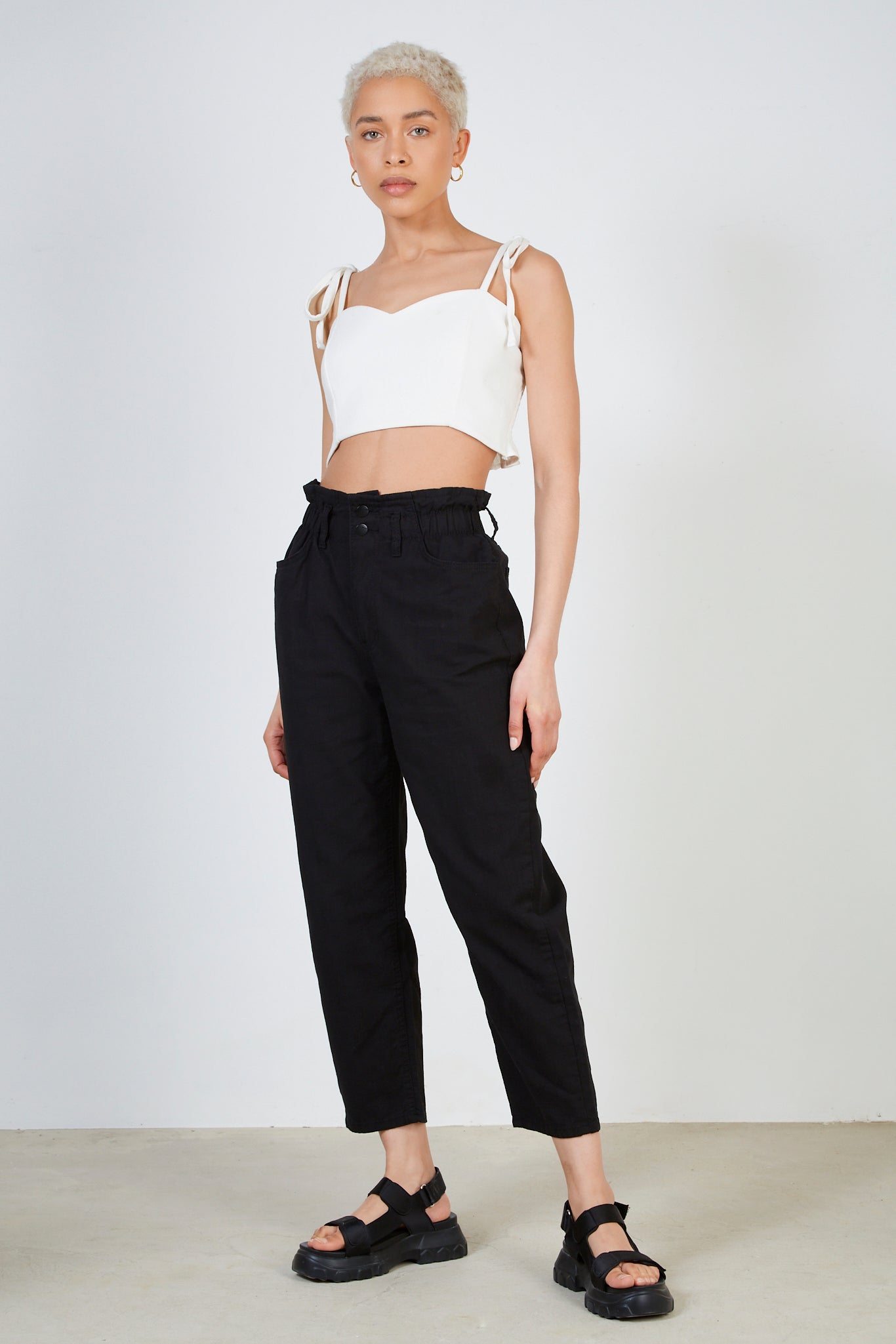 Black bag waist jeans_3