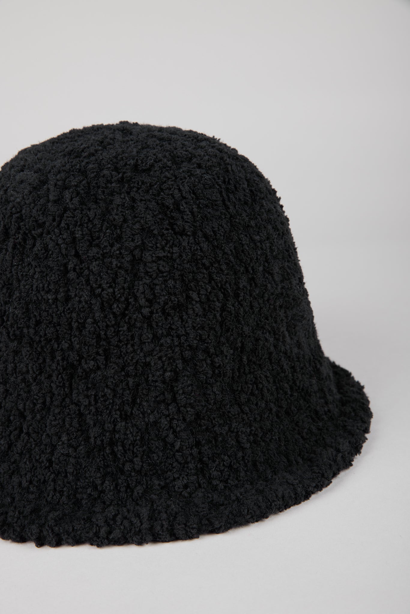 Black boucle bell shaped bucket hat_2