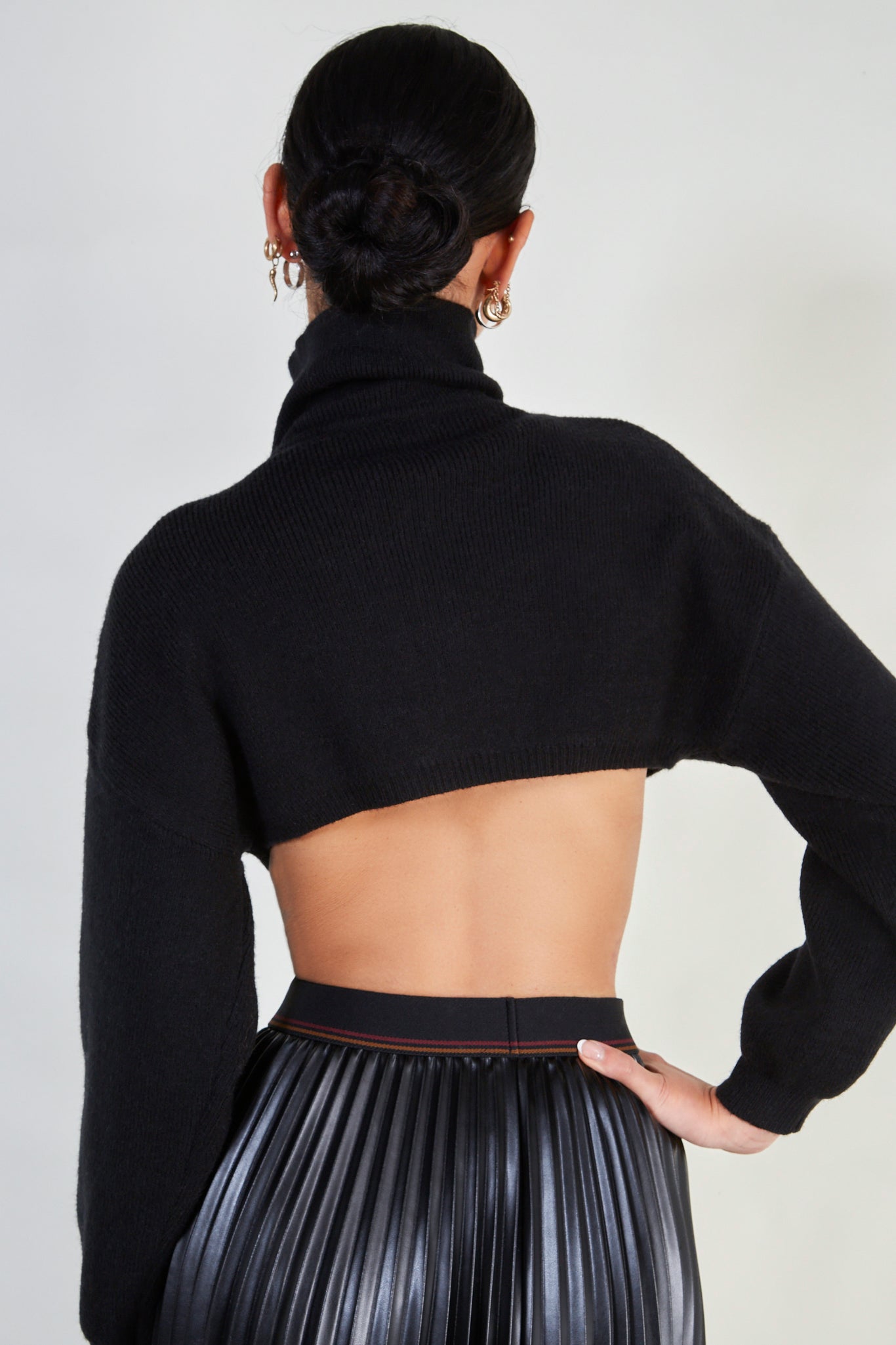 Black cropped double zip cardigan_3