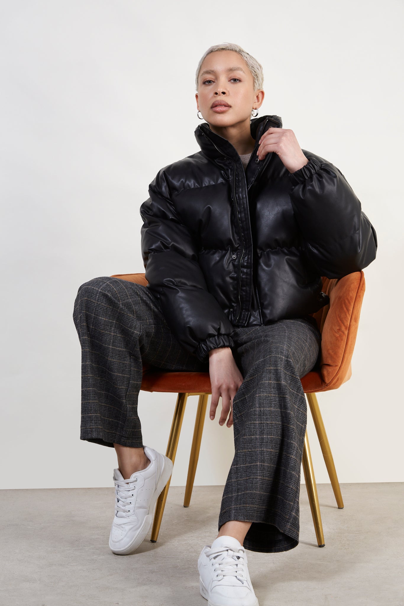 Black vegan leather puffer jacket_2