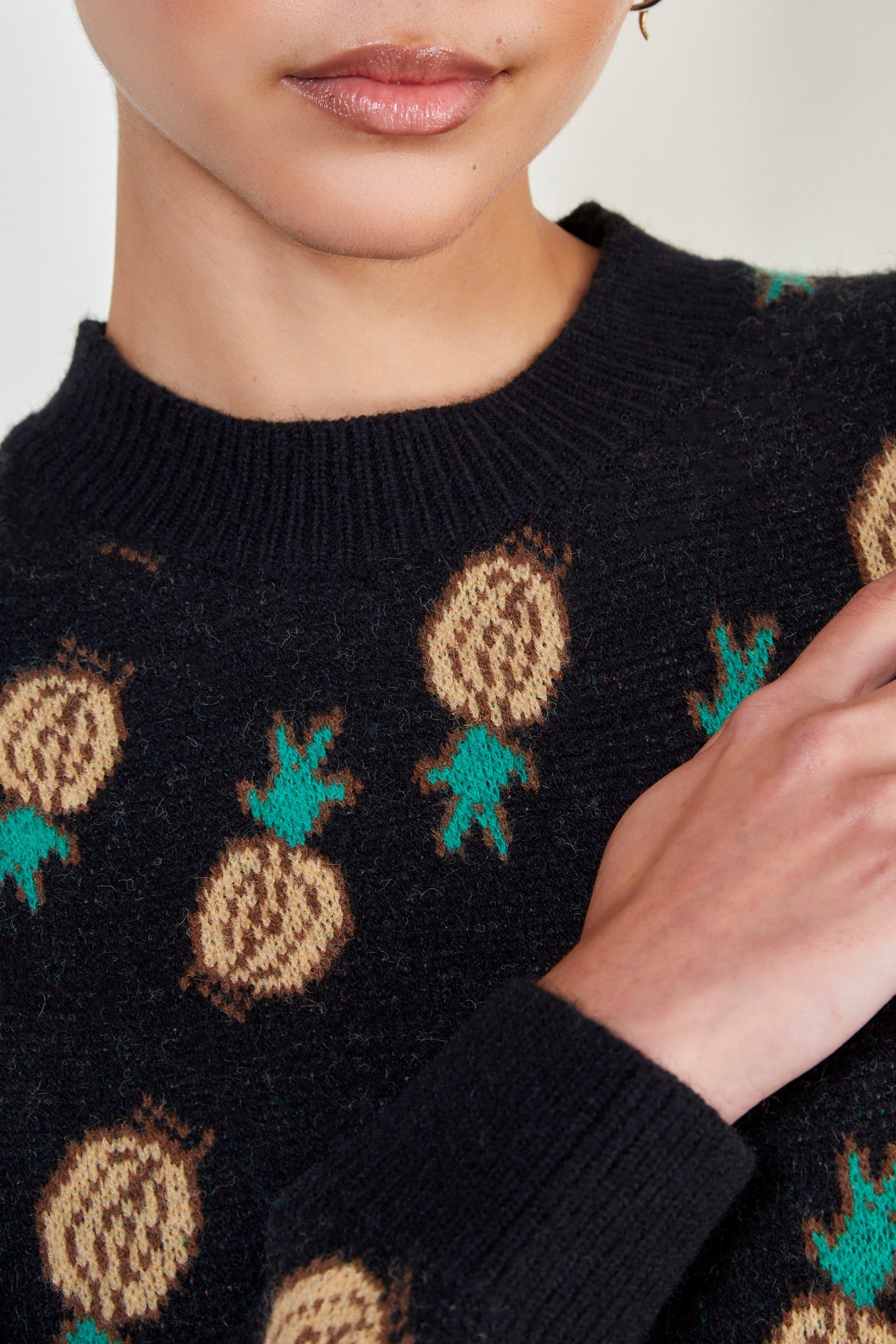 Black intarsia pineapple jumper_4