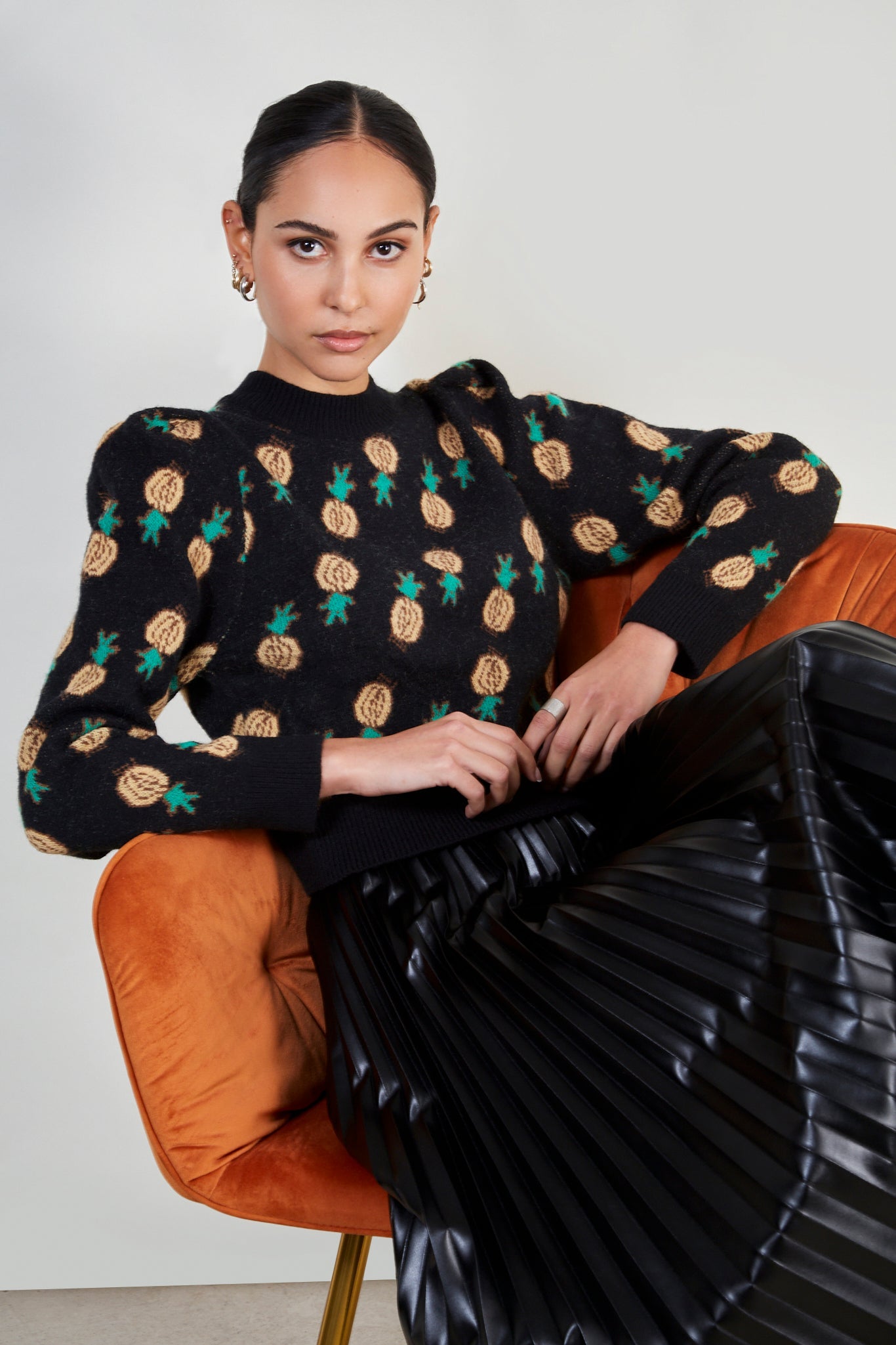 Black intarsia pineapple jumper_5