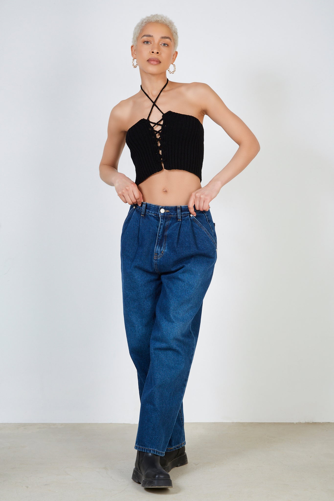 Black knit lace up strapless top_3