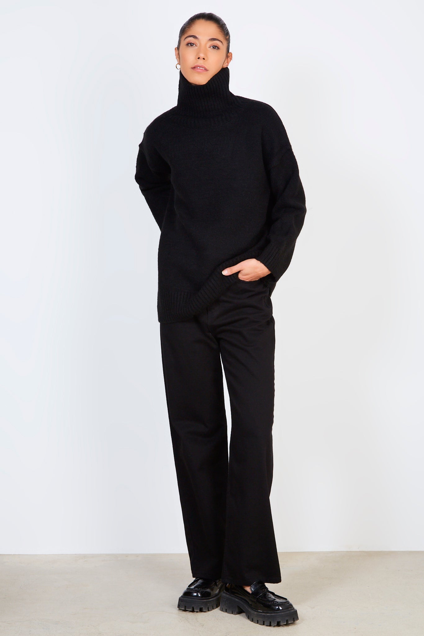 Black long ribbed hem turtleneck jumper_4
