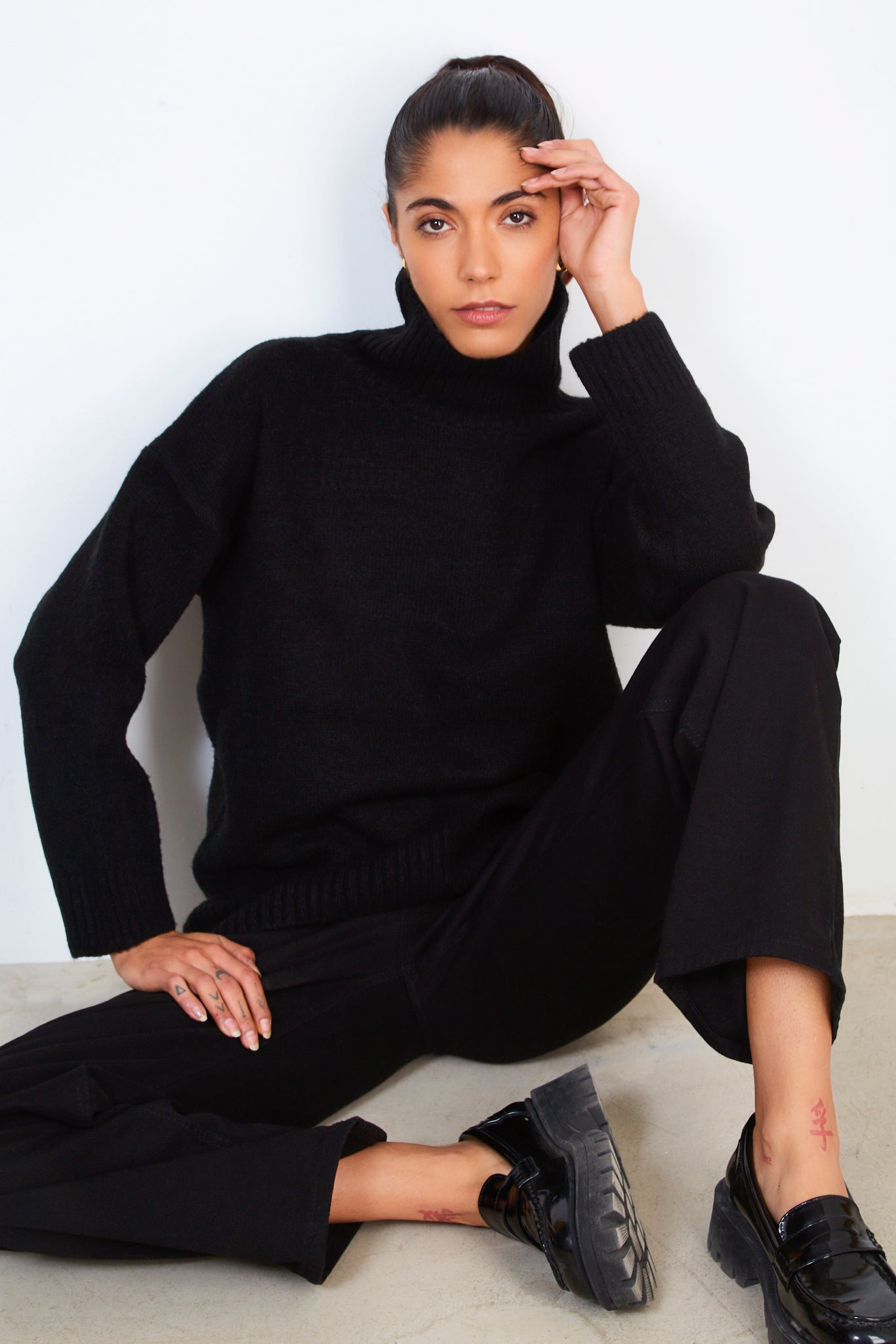 Black long ribbed hem turtleneck jumper_1