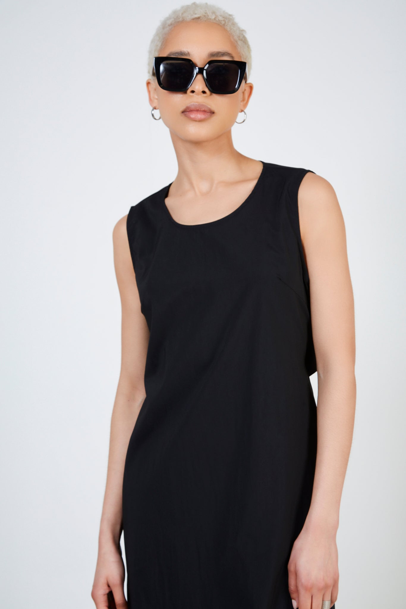Black looped tie back dress_4