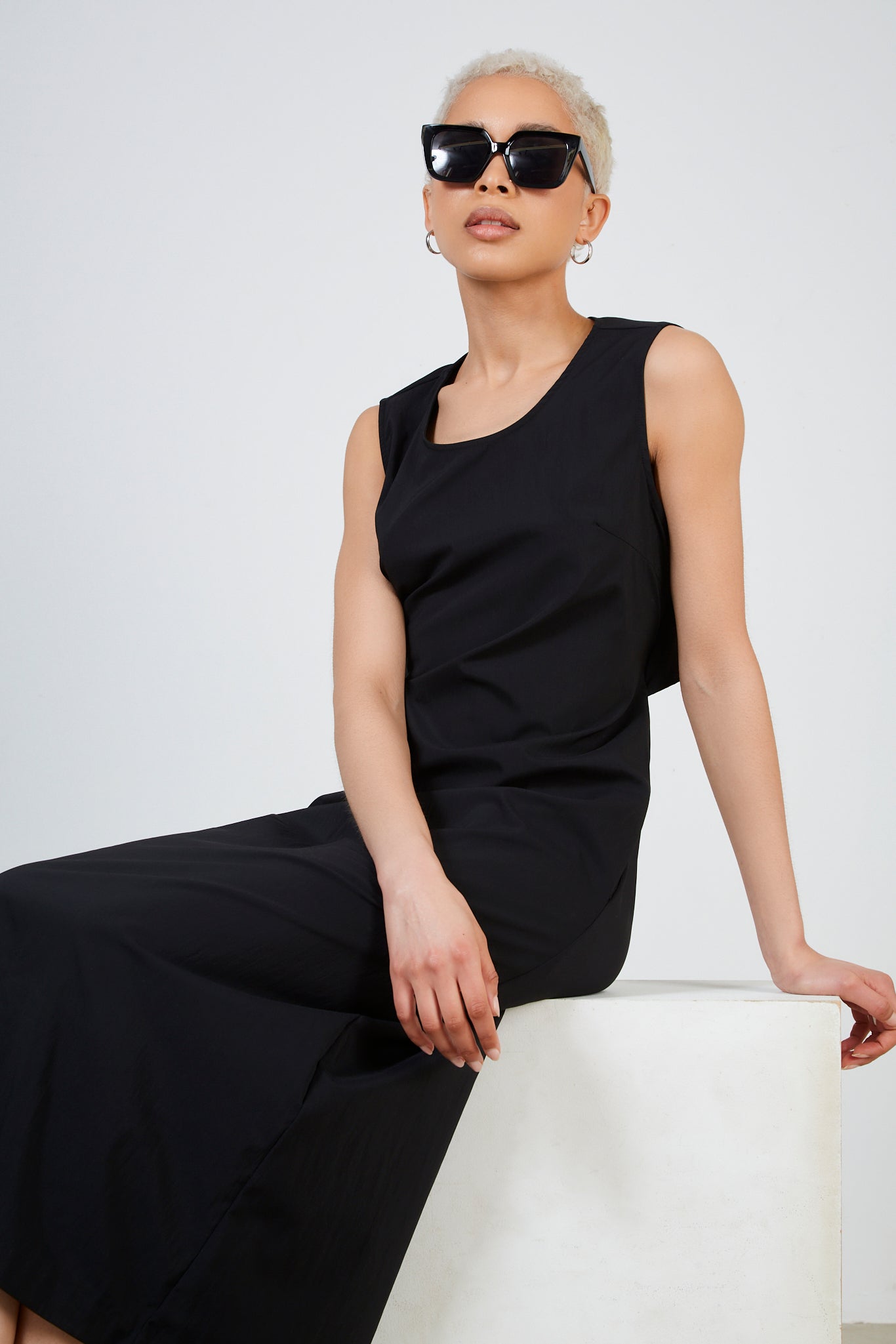 Black looped tie back dress_5