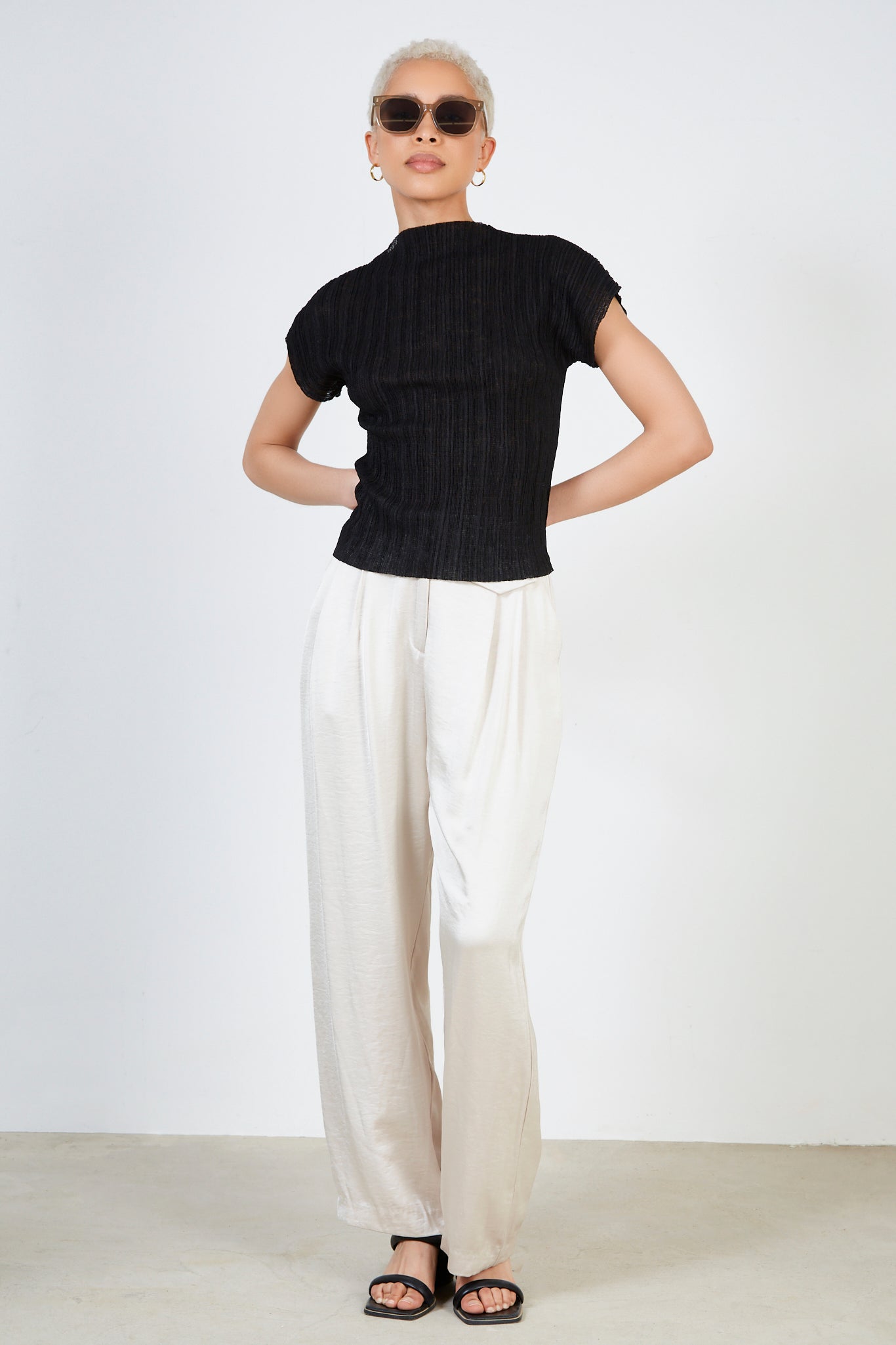 Black pleat ribbed short sleeved top_3