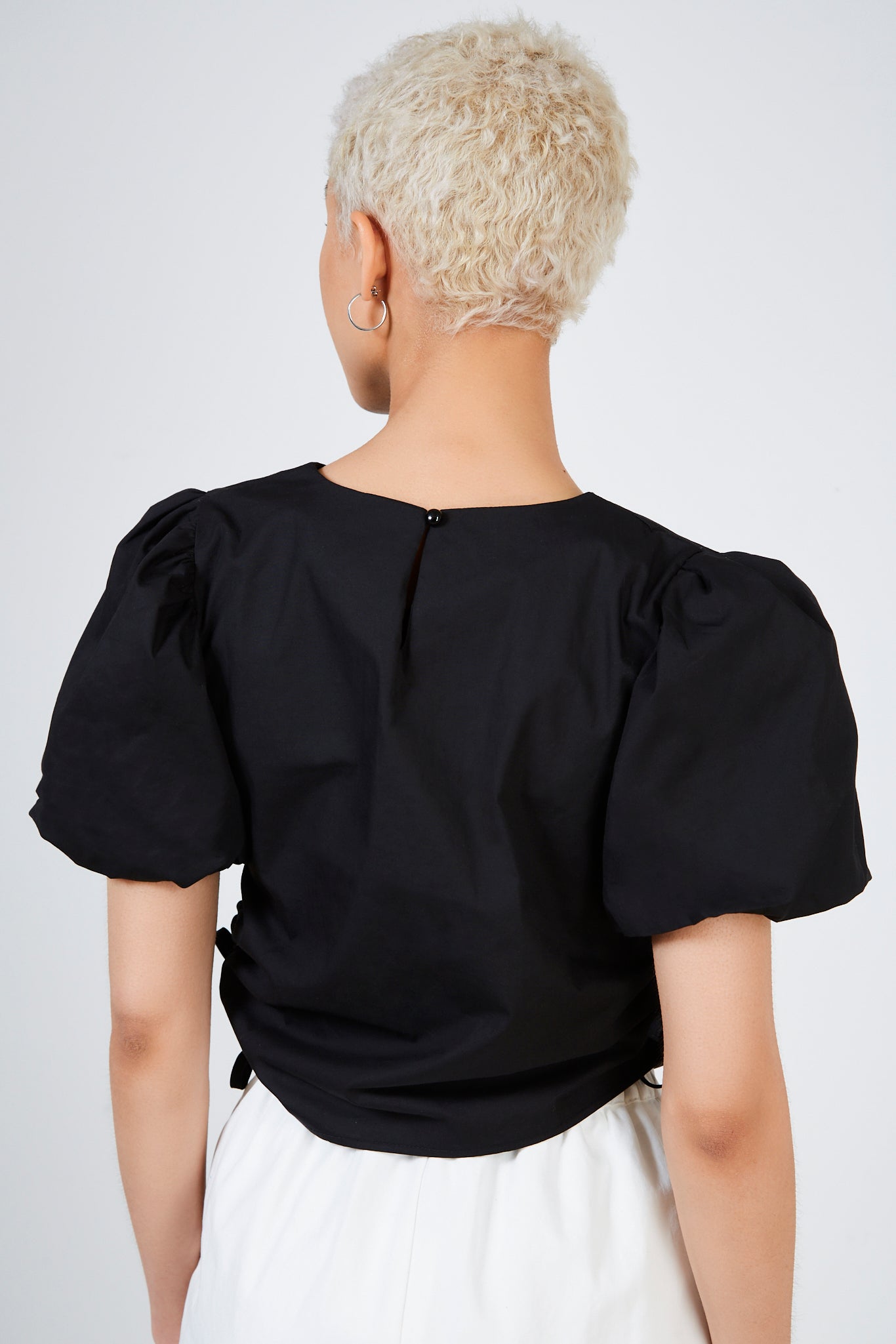 Black puff sleeve tie side top_2