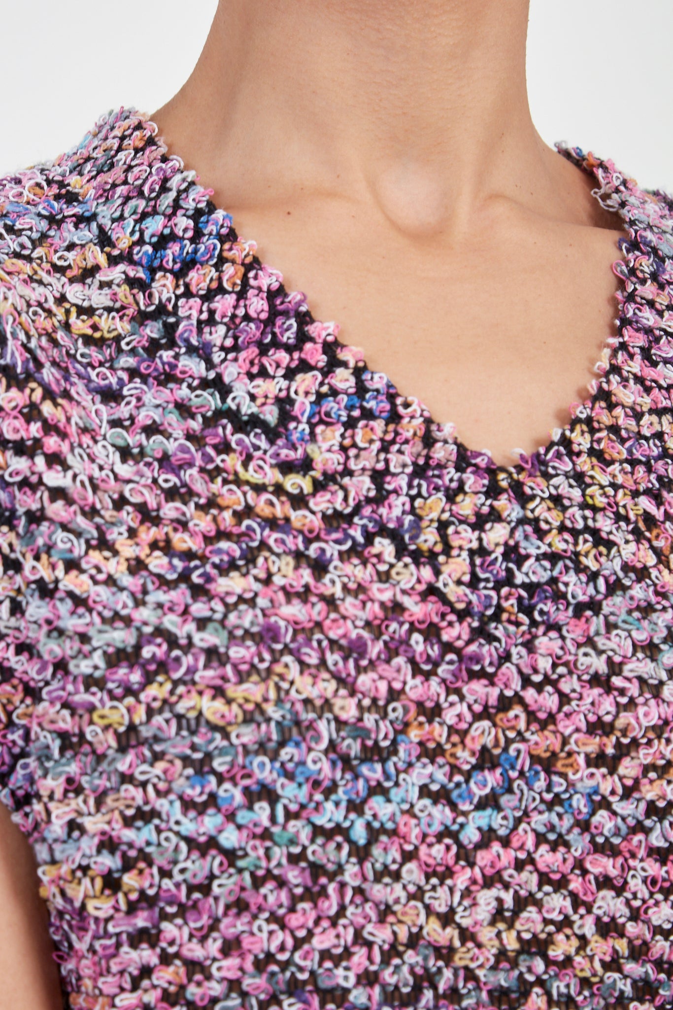 Black rainbow knit tank_5