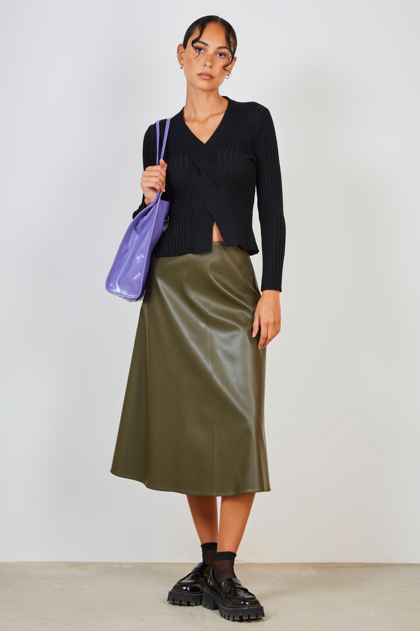 Black ribbed cableknit strip knit top_3