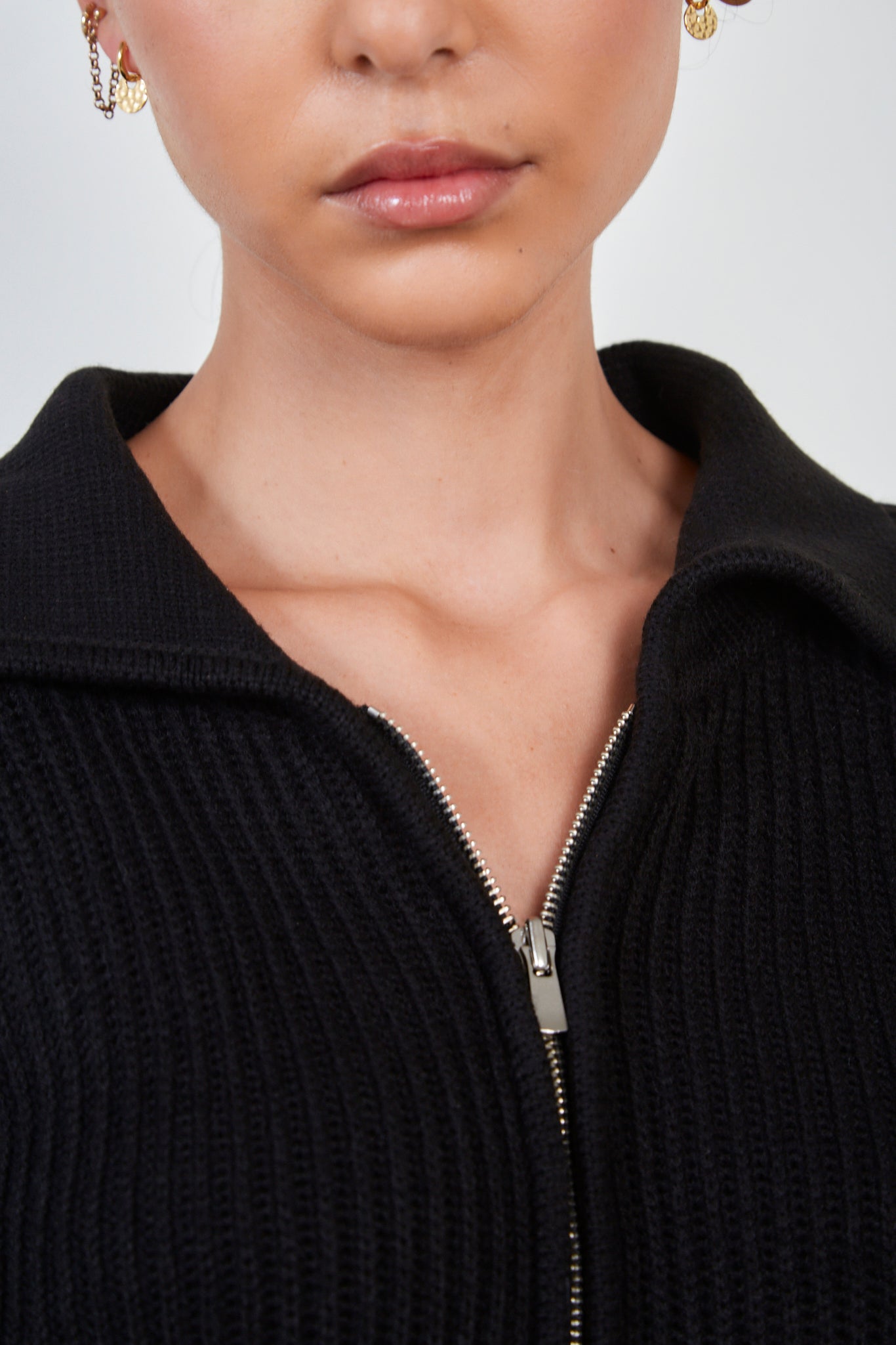 Black ribbed zip collar cardigan_4