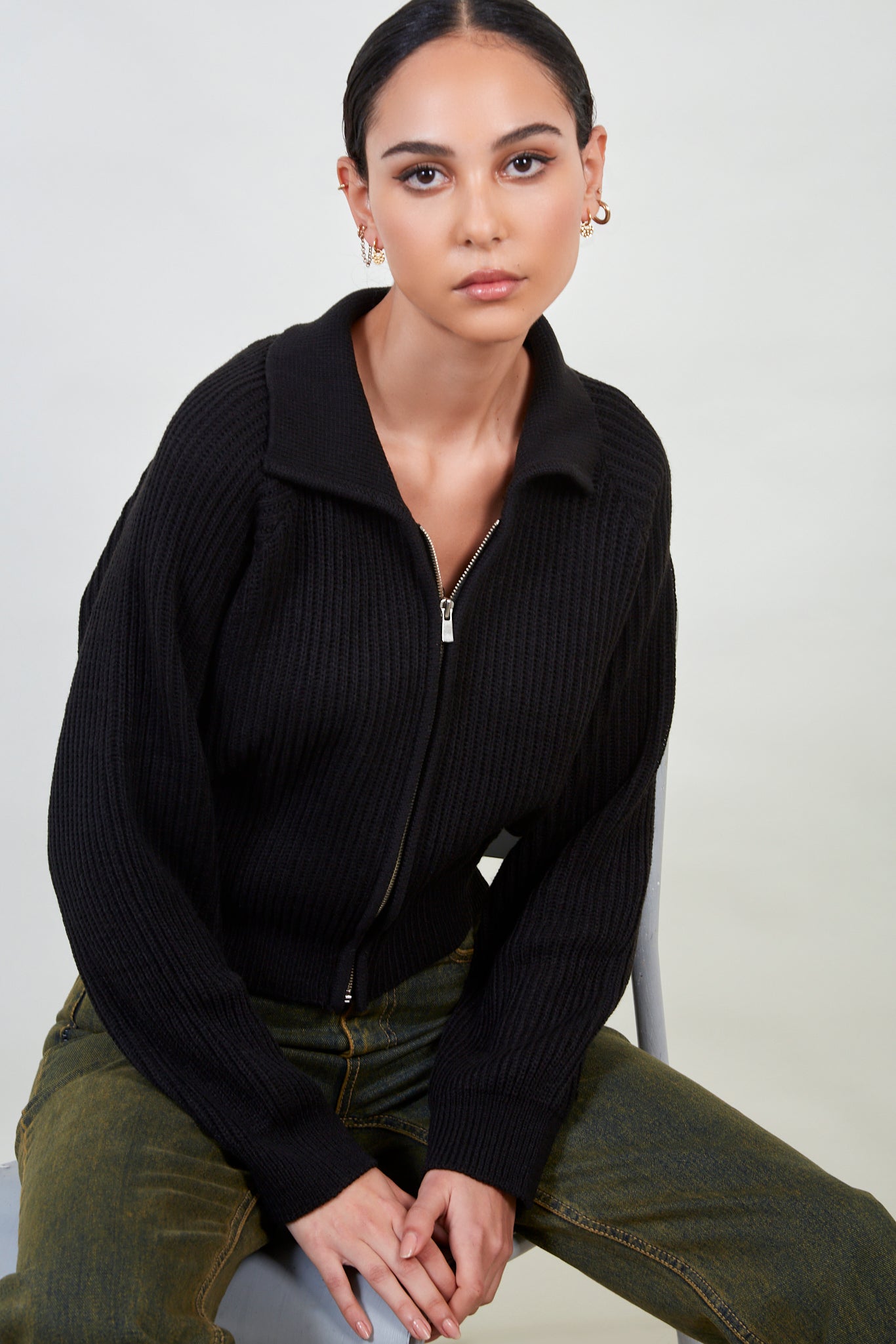 Black ribbed zip collar cardigan_5