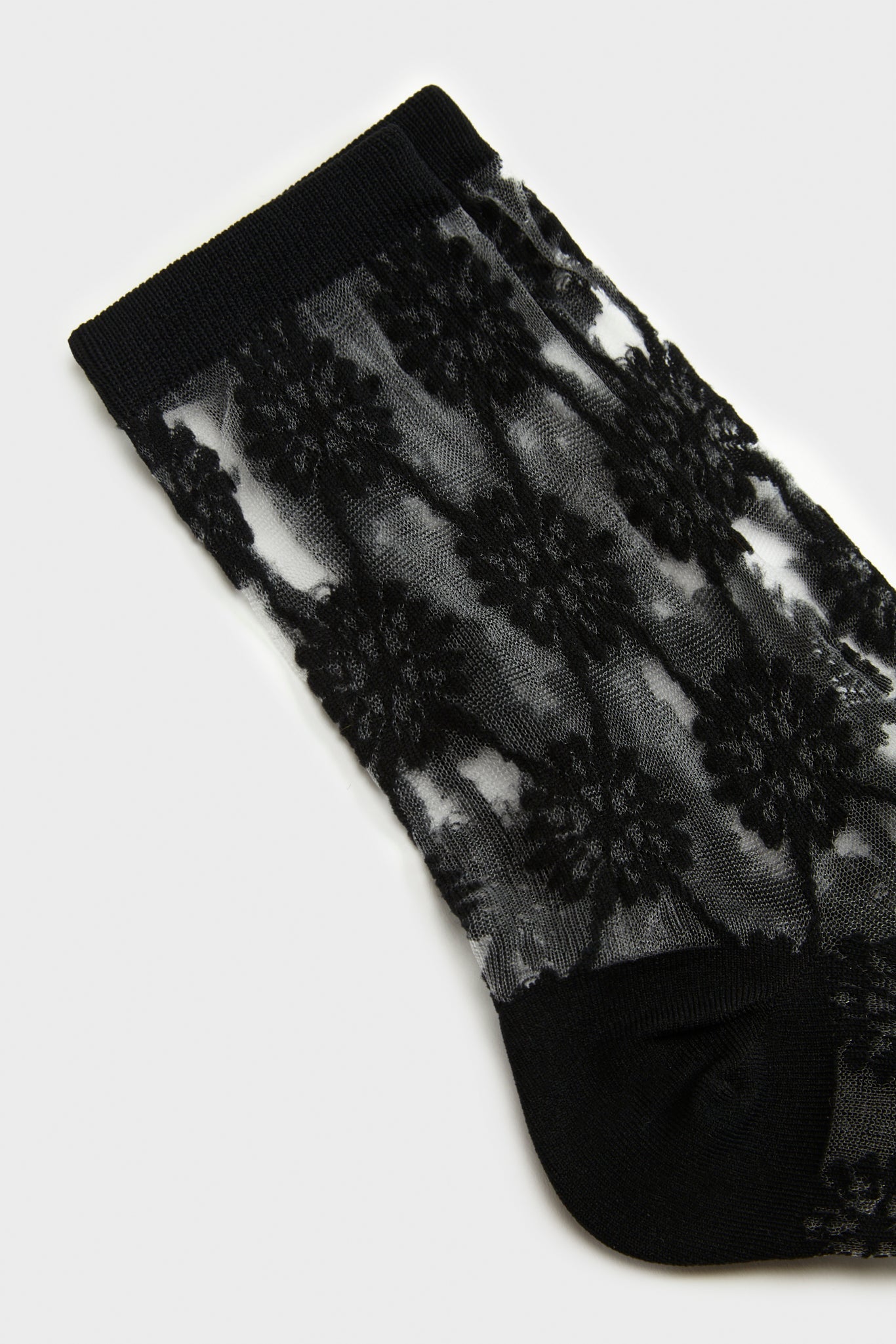 Black sheer geometric circles socks_3