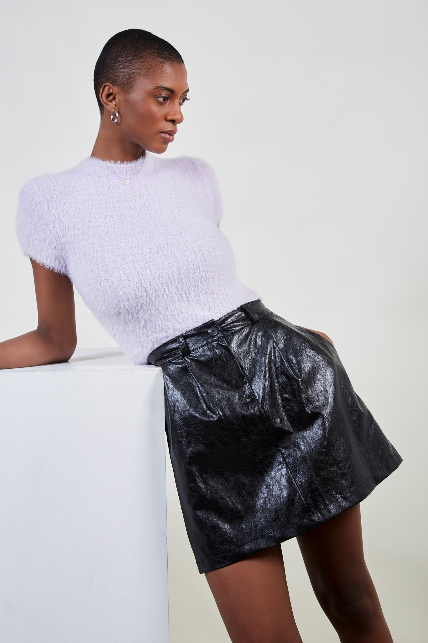 Black shiny vegan leather skirt_5