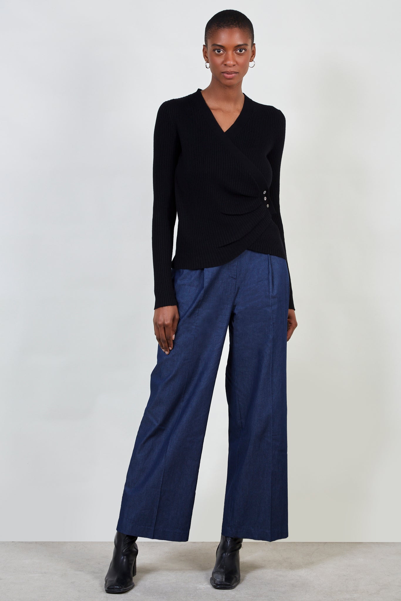 Black side button knit top_2