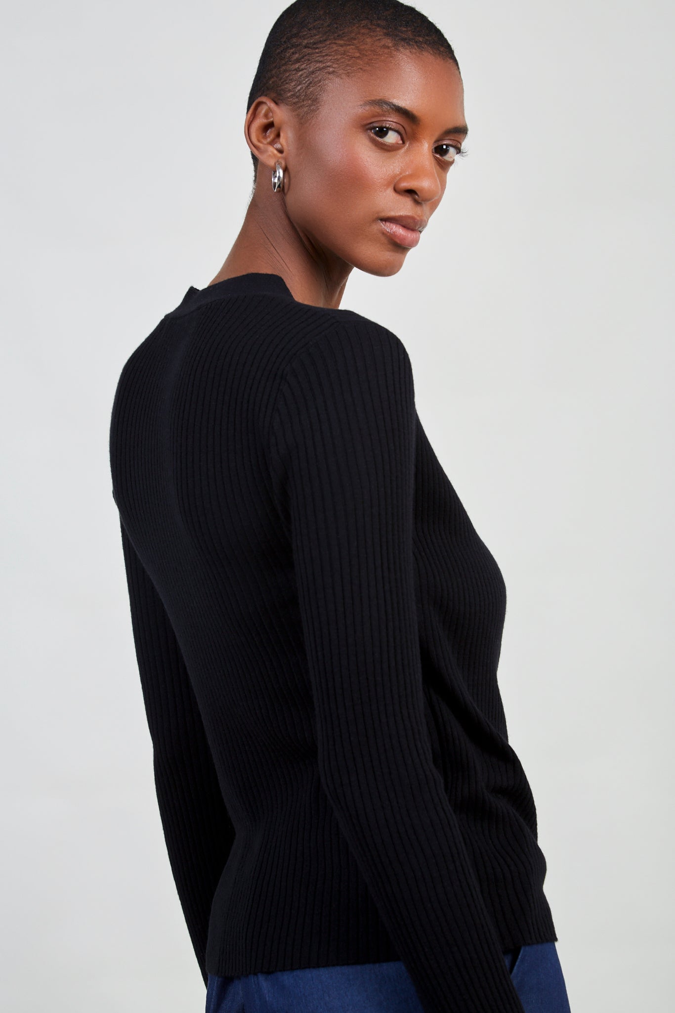 Black side button knit top_3