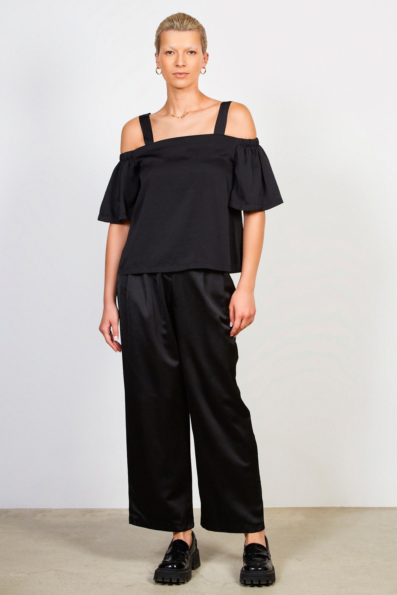 Black silky drop shoulder top_3