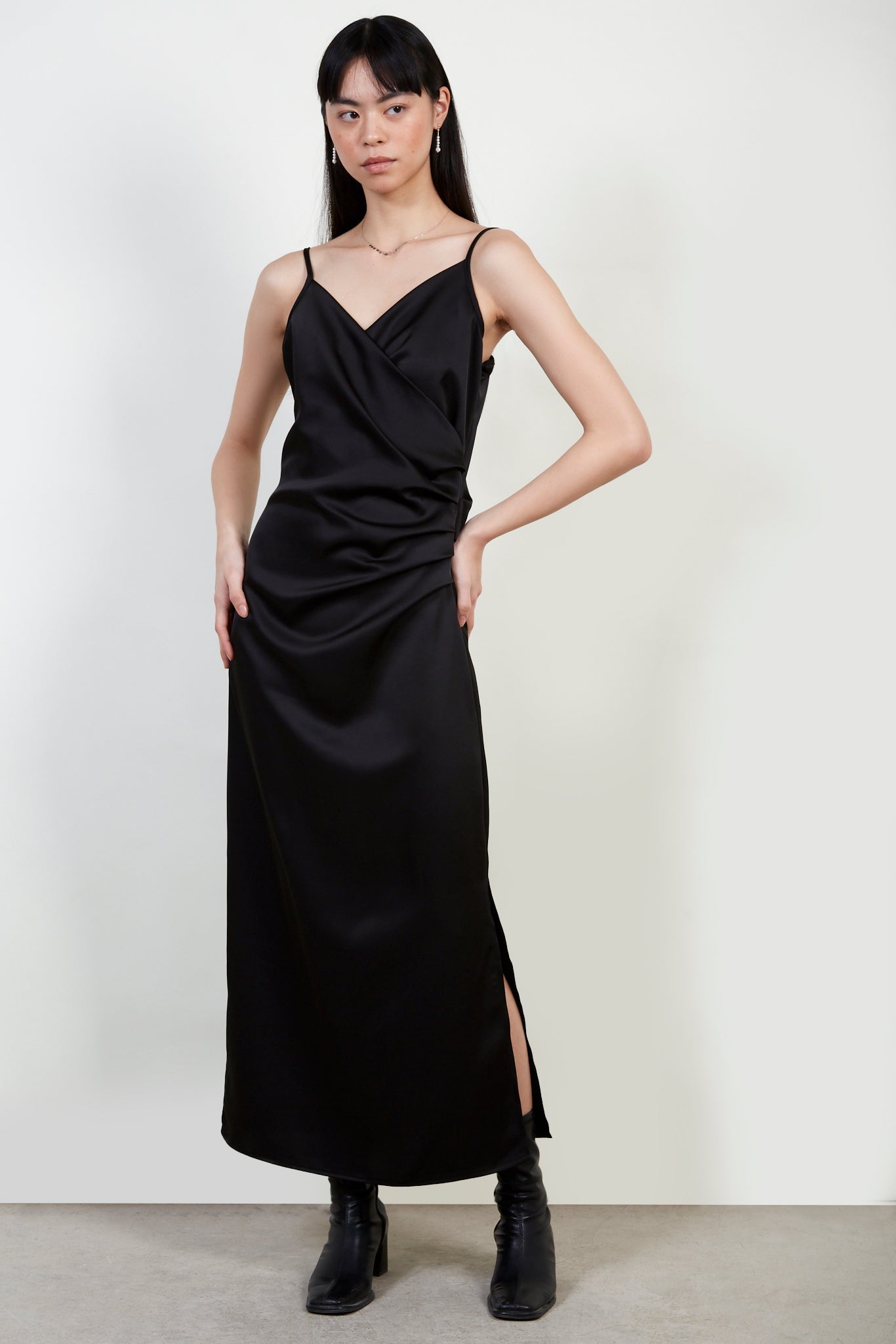 Black silky side gathered dress_1