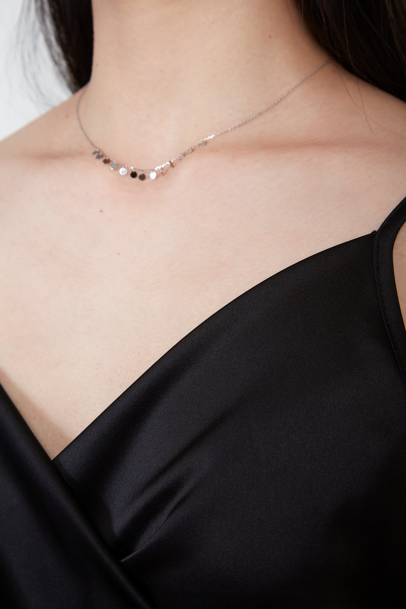 Black silky side gathered dress_5