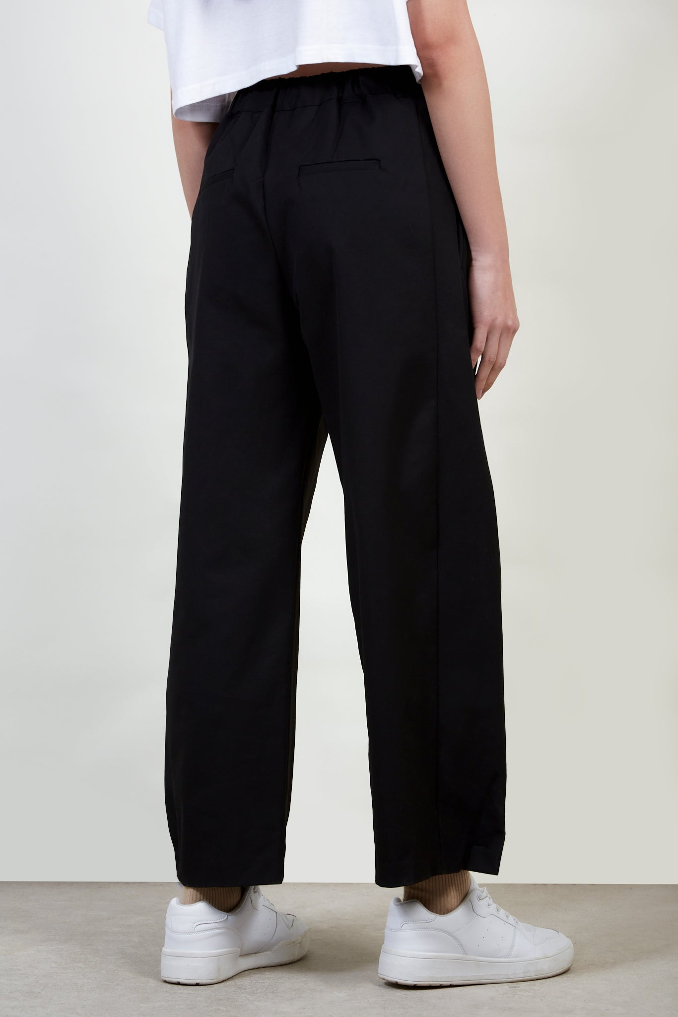 Black smart button hem trousers_3