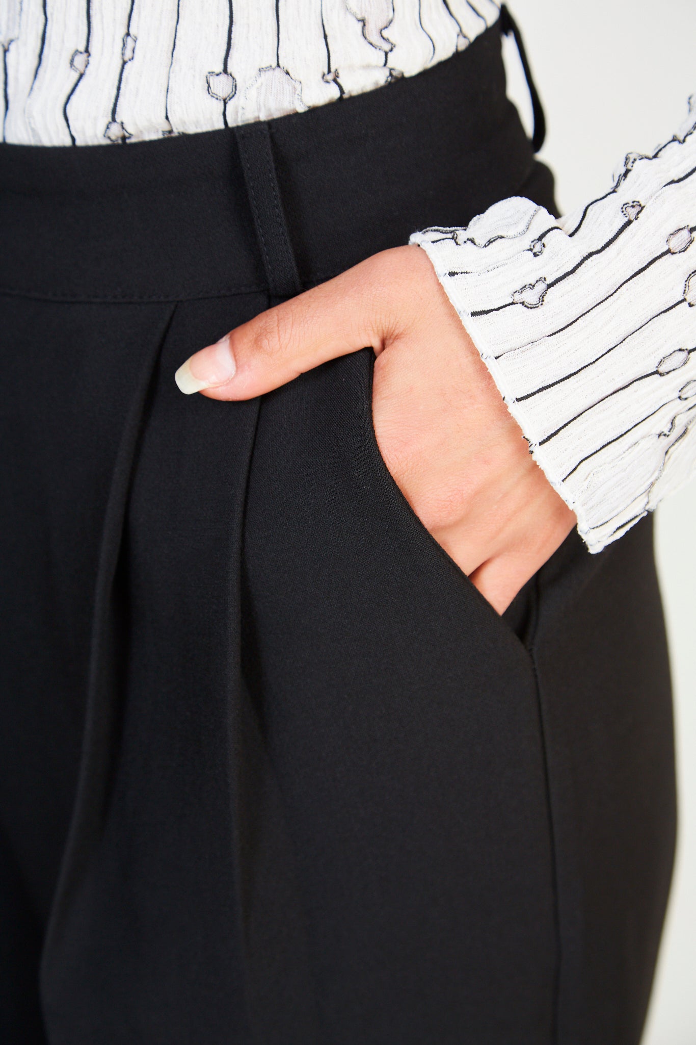 Black smooth front double pleat trousers_4