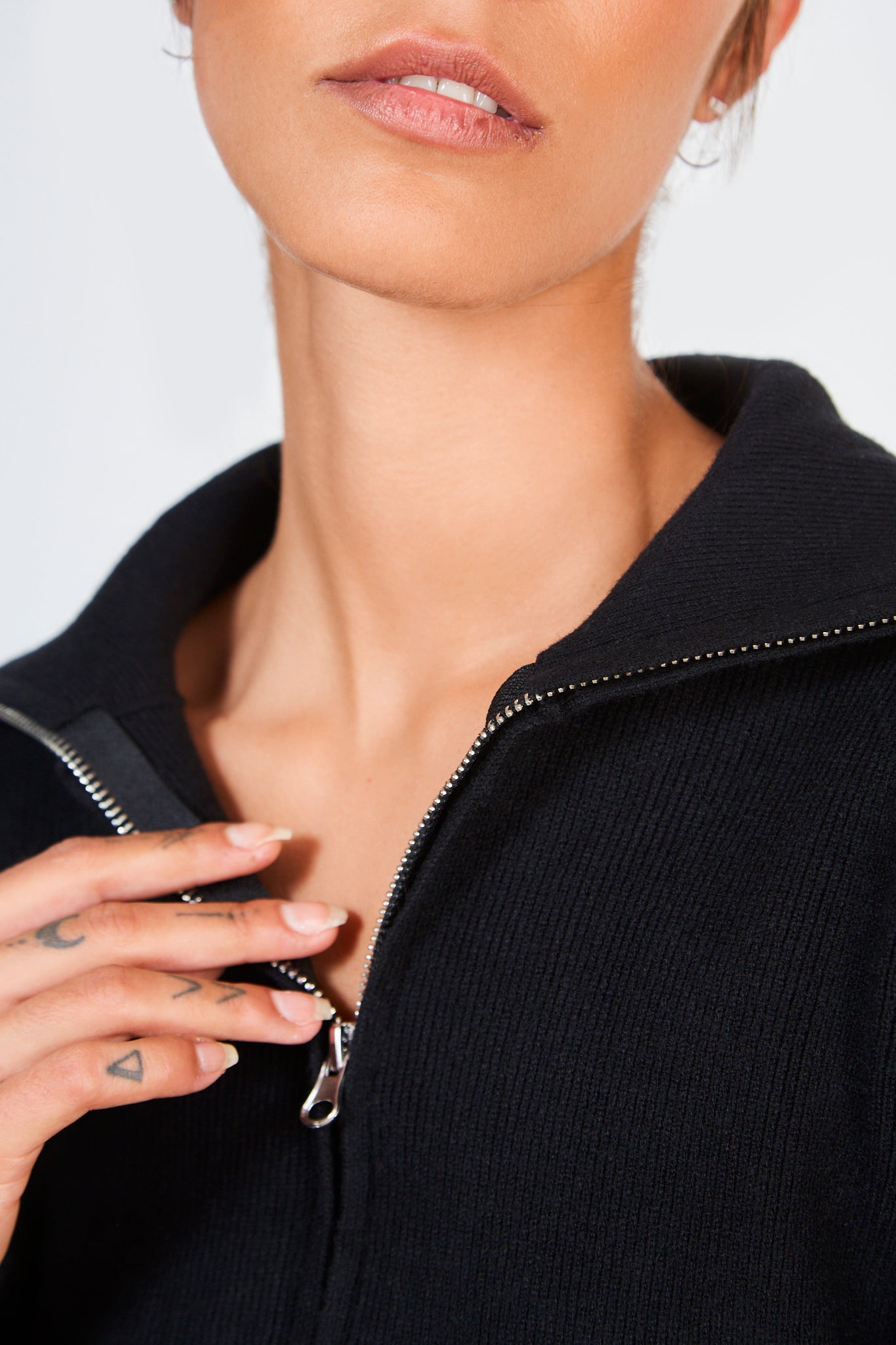 Black smooth wide collar cardigan_4