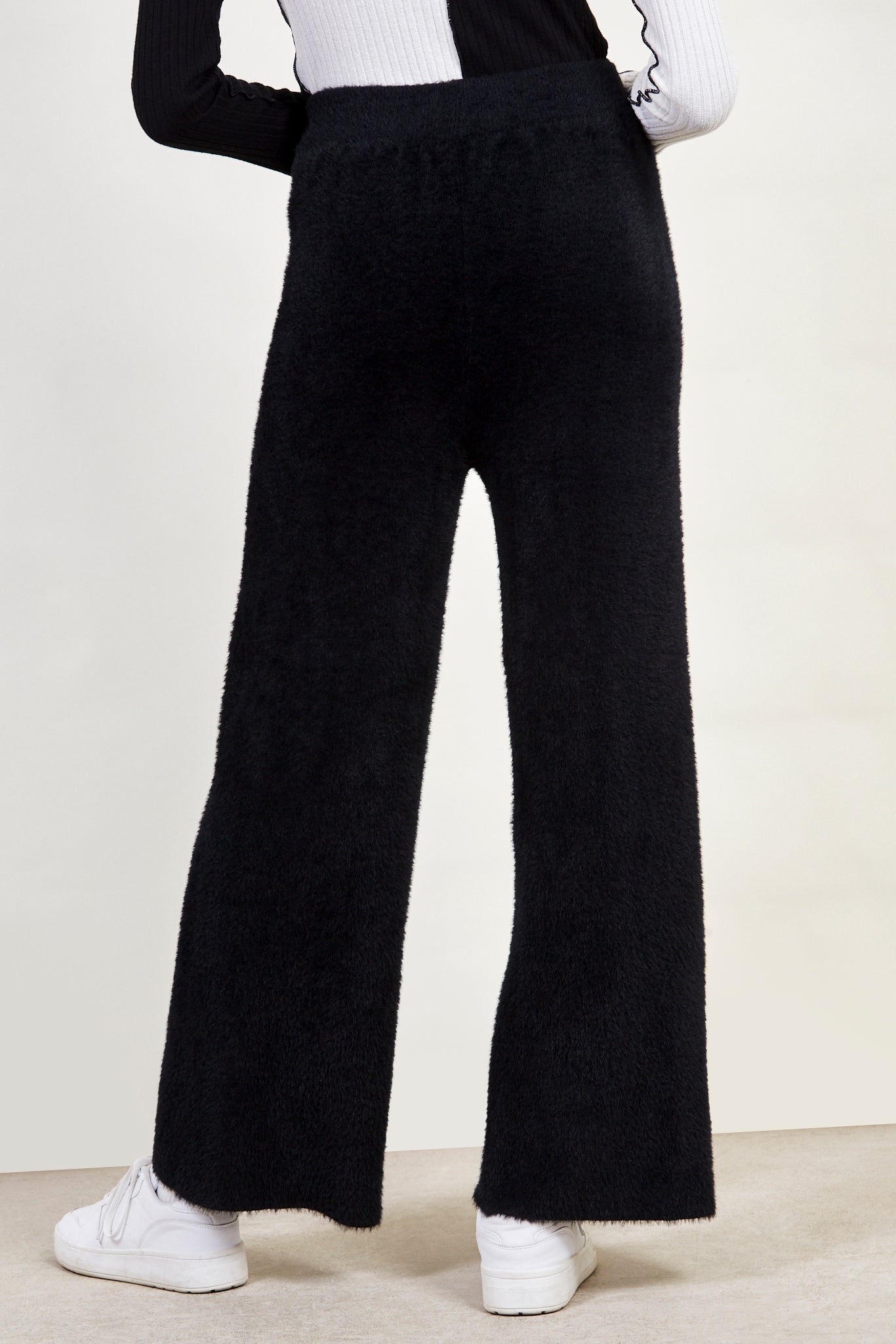 Black soft fuzzy drawstring trousers_2