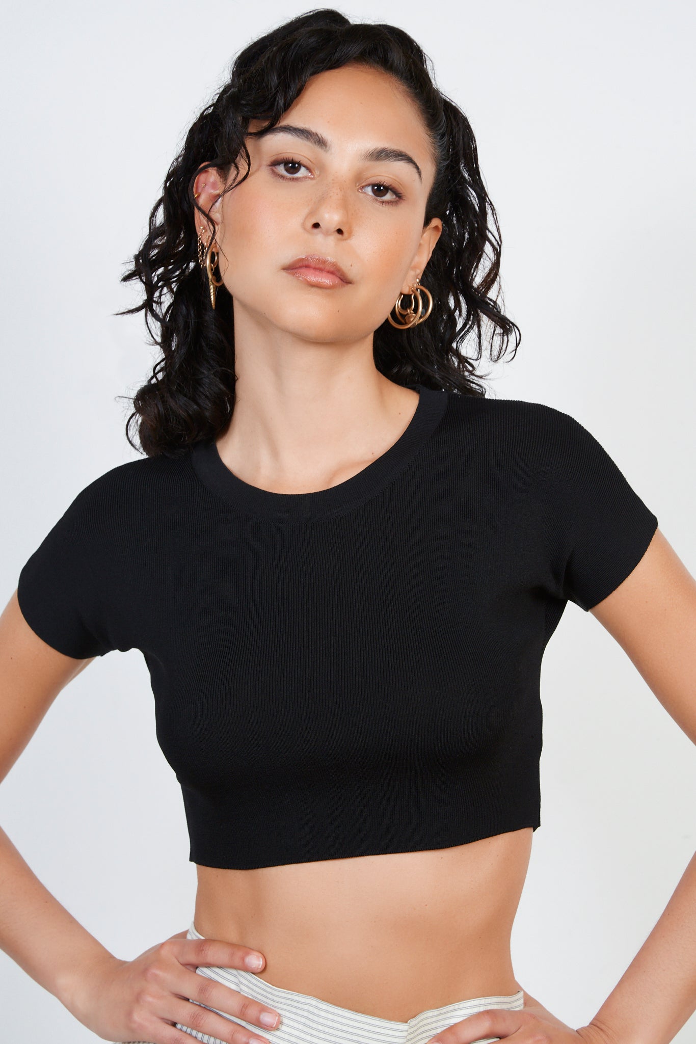 Black structured knit tee_1