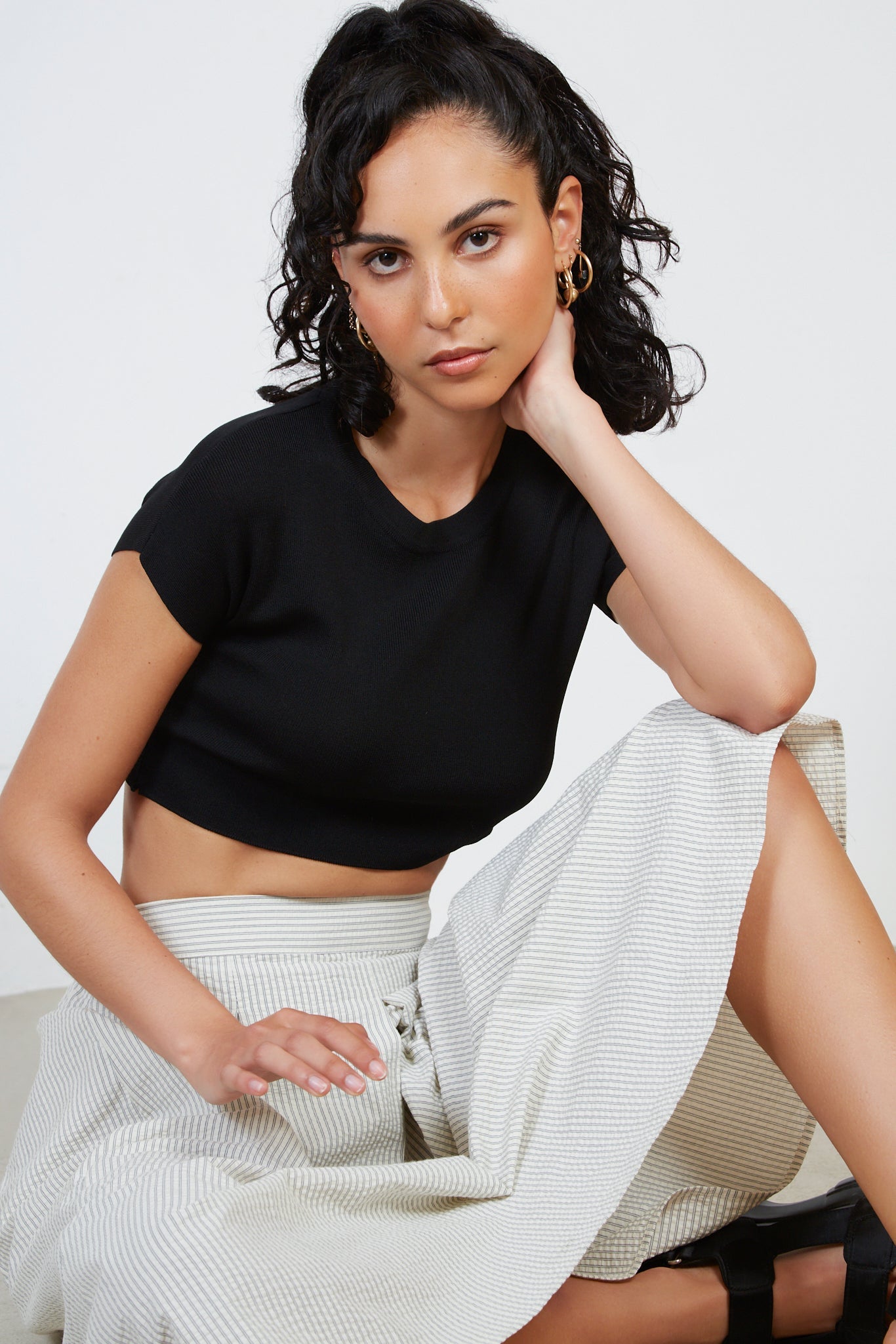 Black structured knit tee_6