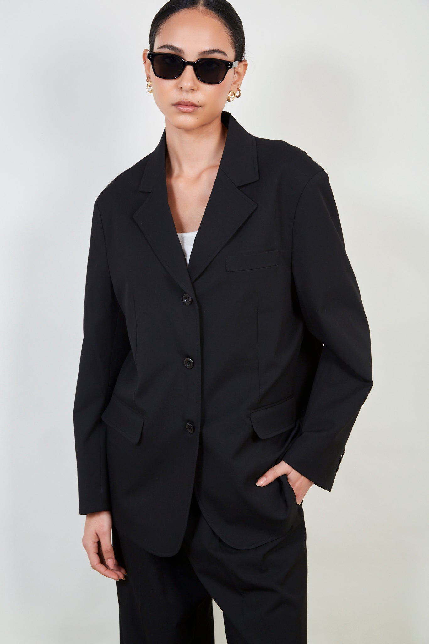 Black tailored suit blazer_1