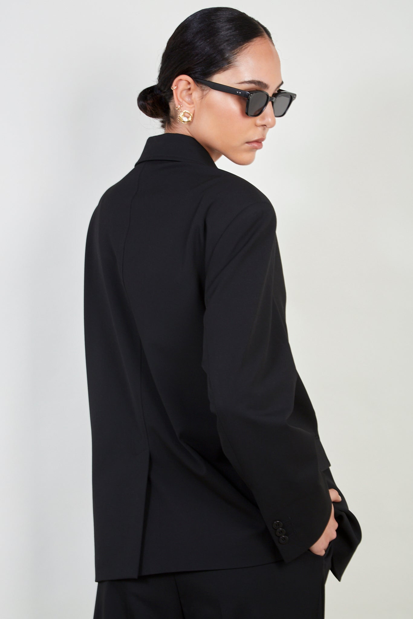 Black tailored suit blazer_4