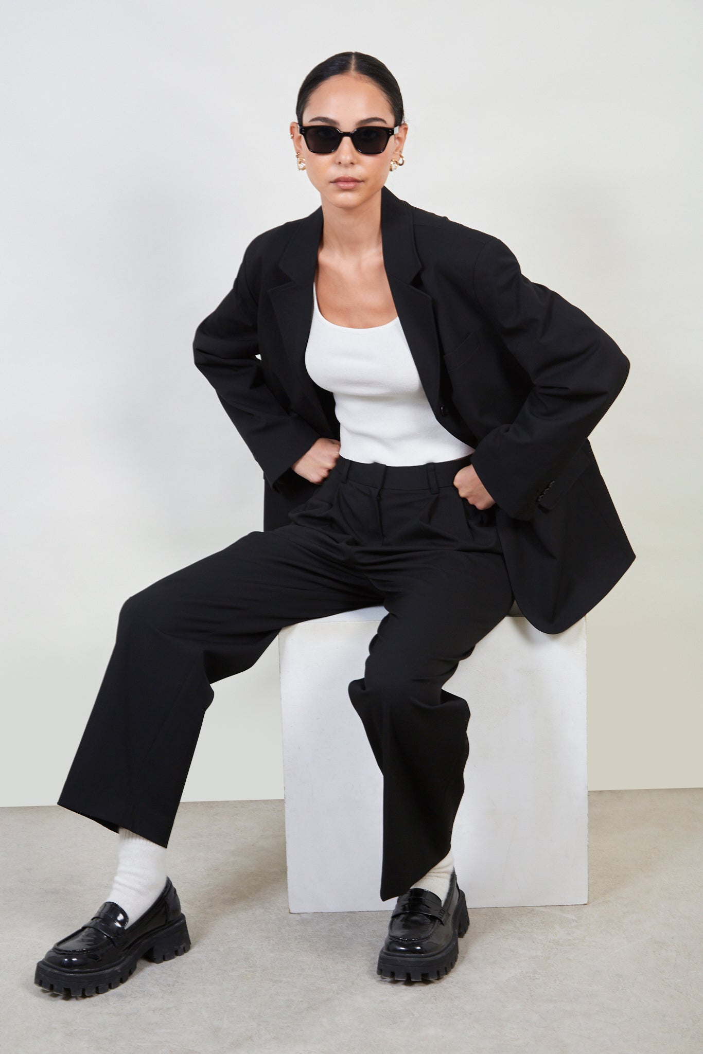 Black tailored suit blazer_6