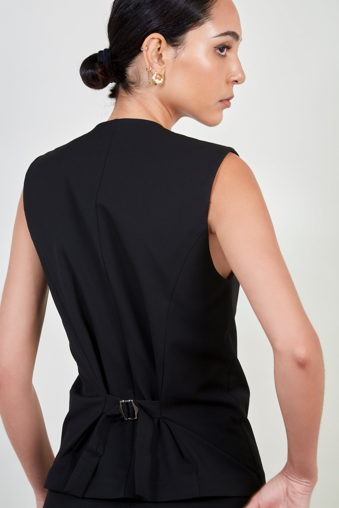 Black tailored suit waistcoat_3