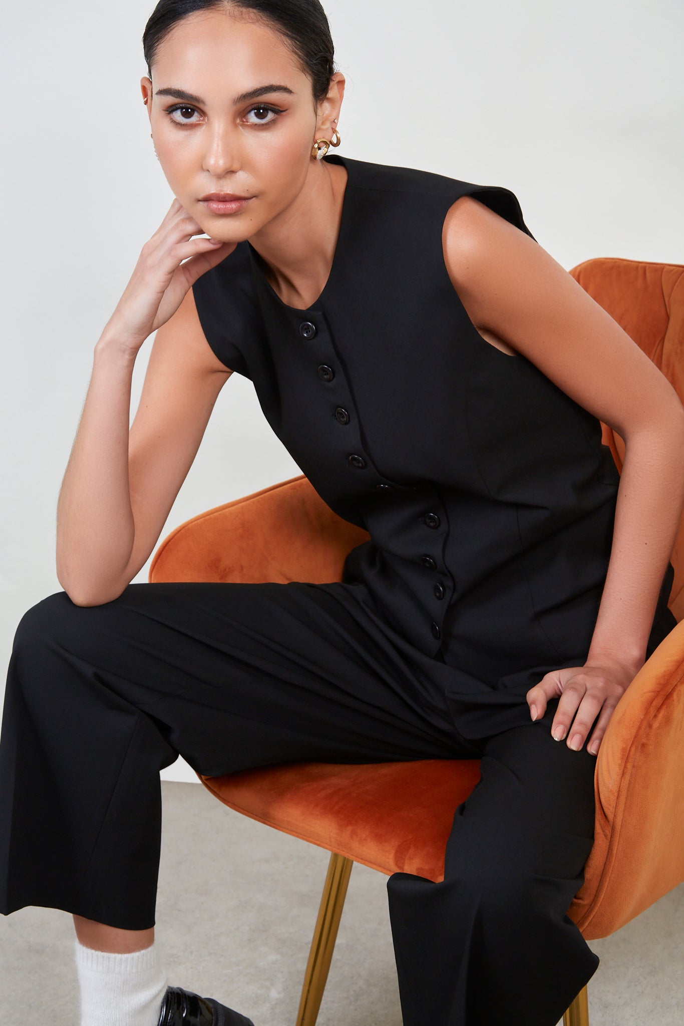 Black tailored suit waistcoat_5