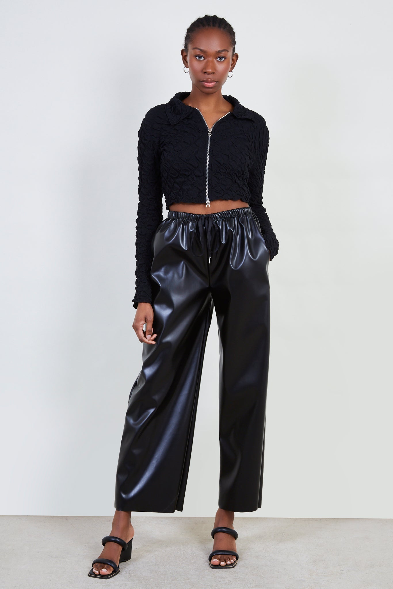 Black textured zip top_3