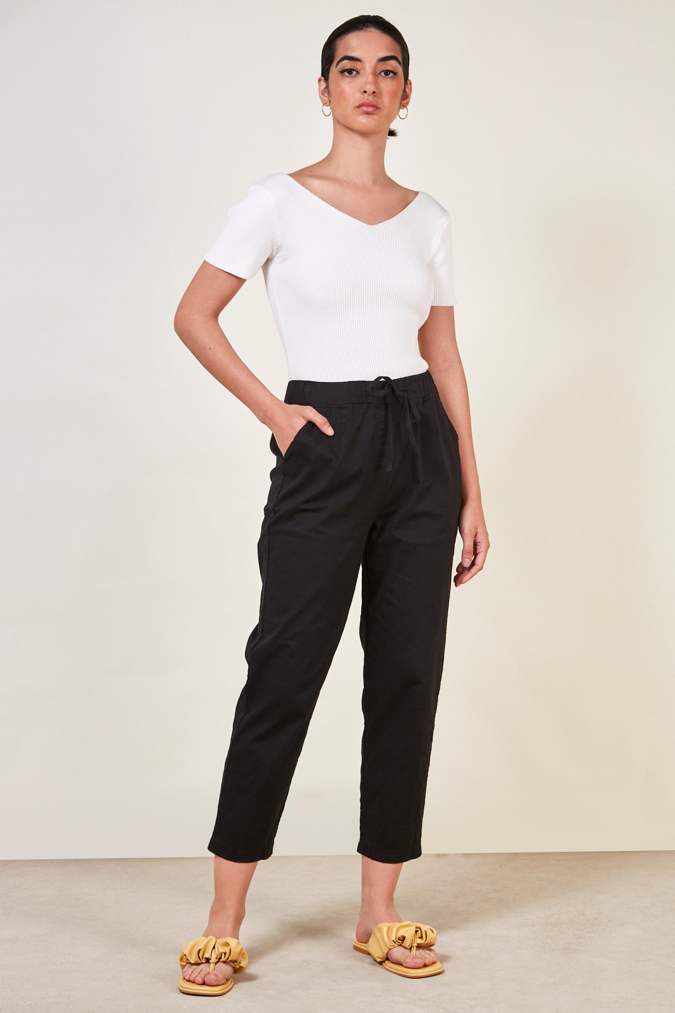 Black thin loose fit drawstring trousers_2
